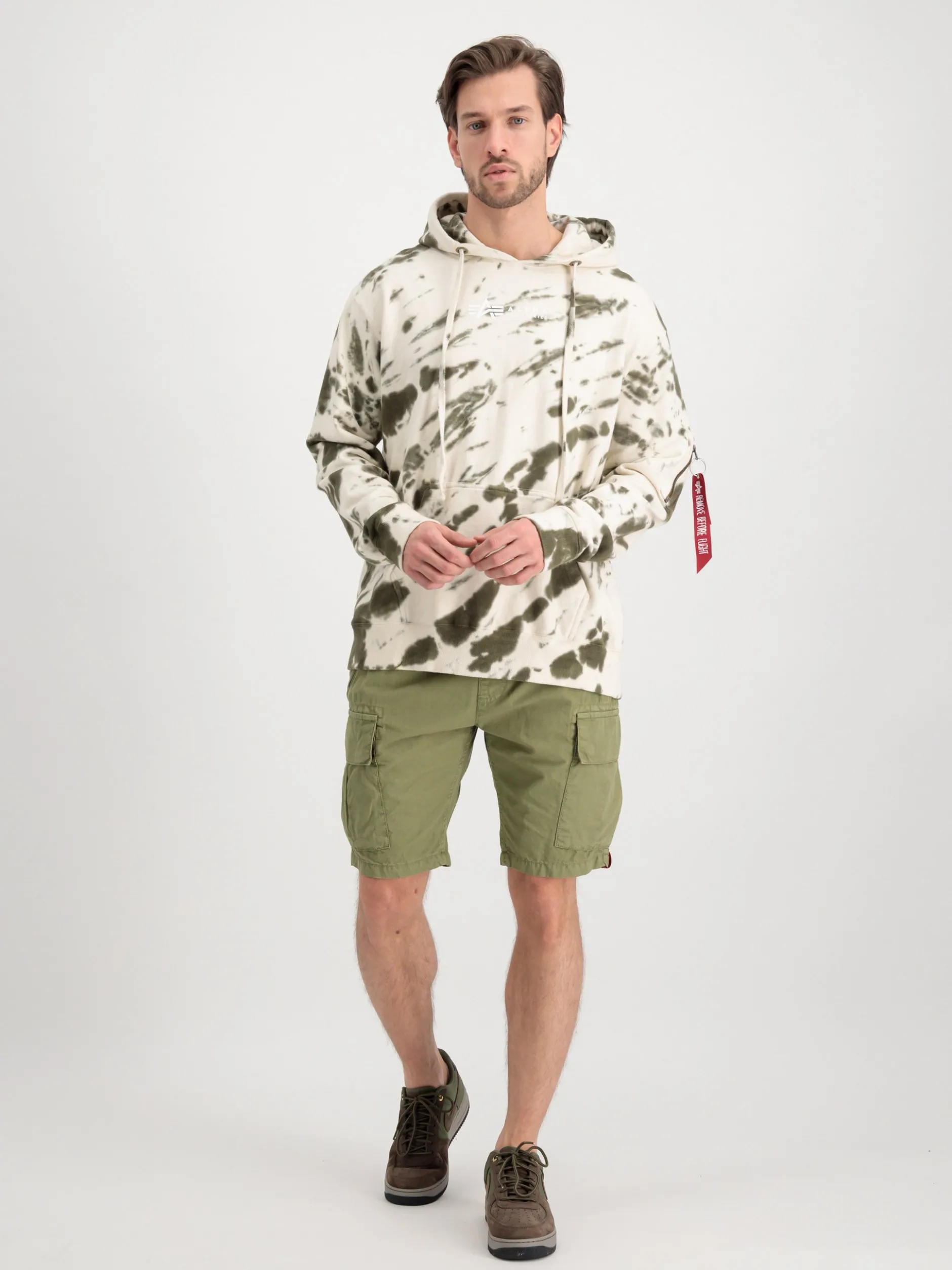 Alpha Industries Herren Cargo-Shorts in oliv
