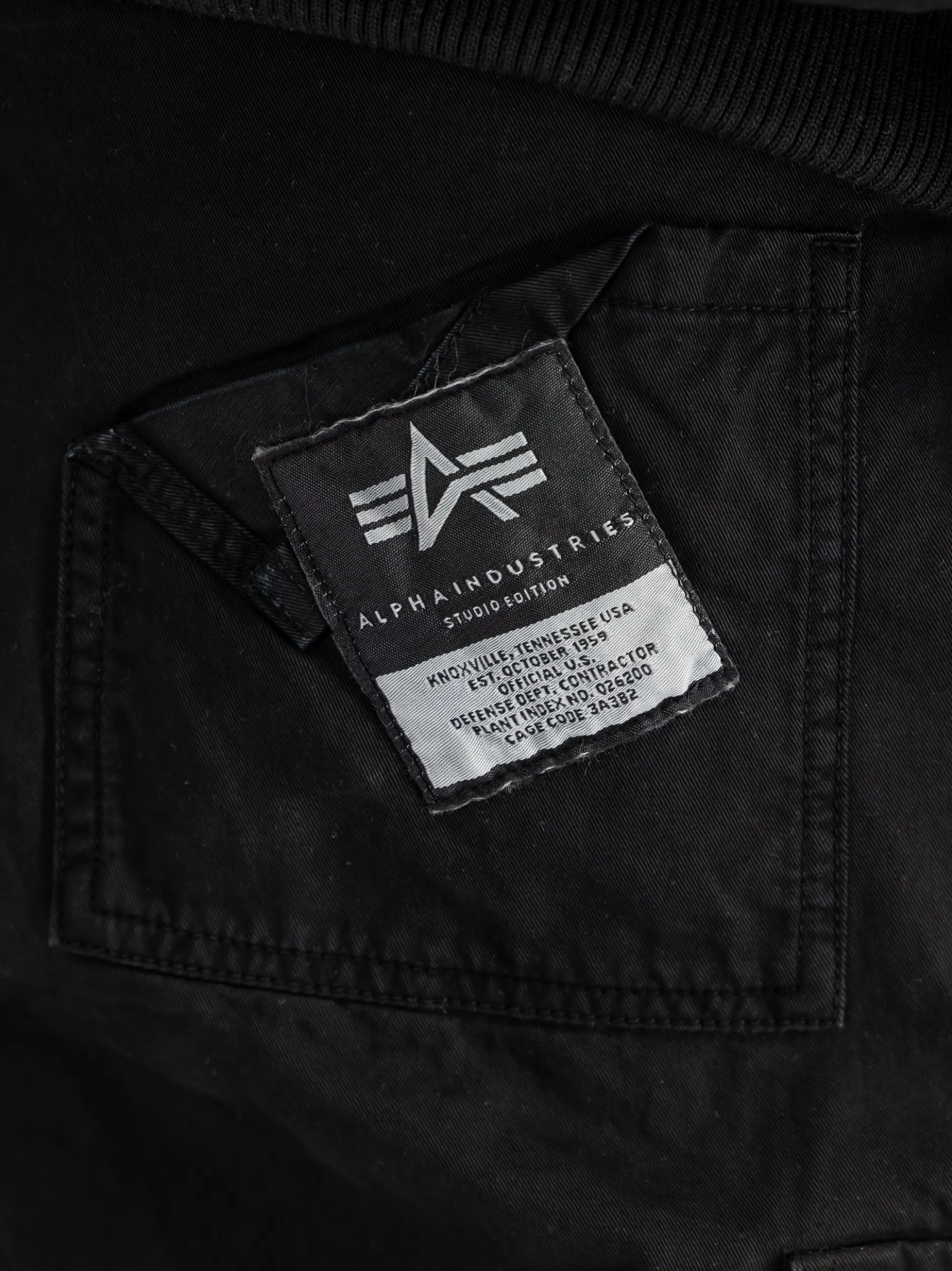 Alpha Industries Herren Hose in schwarz