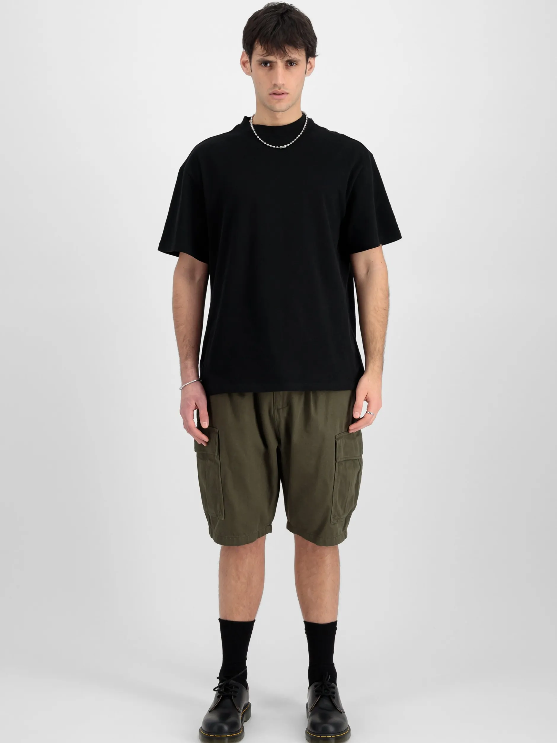 Alpha Industries Herren Kurze Hose in oliv