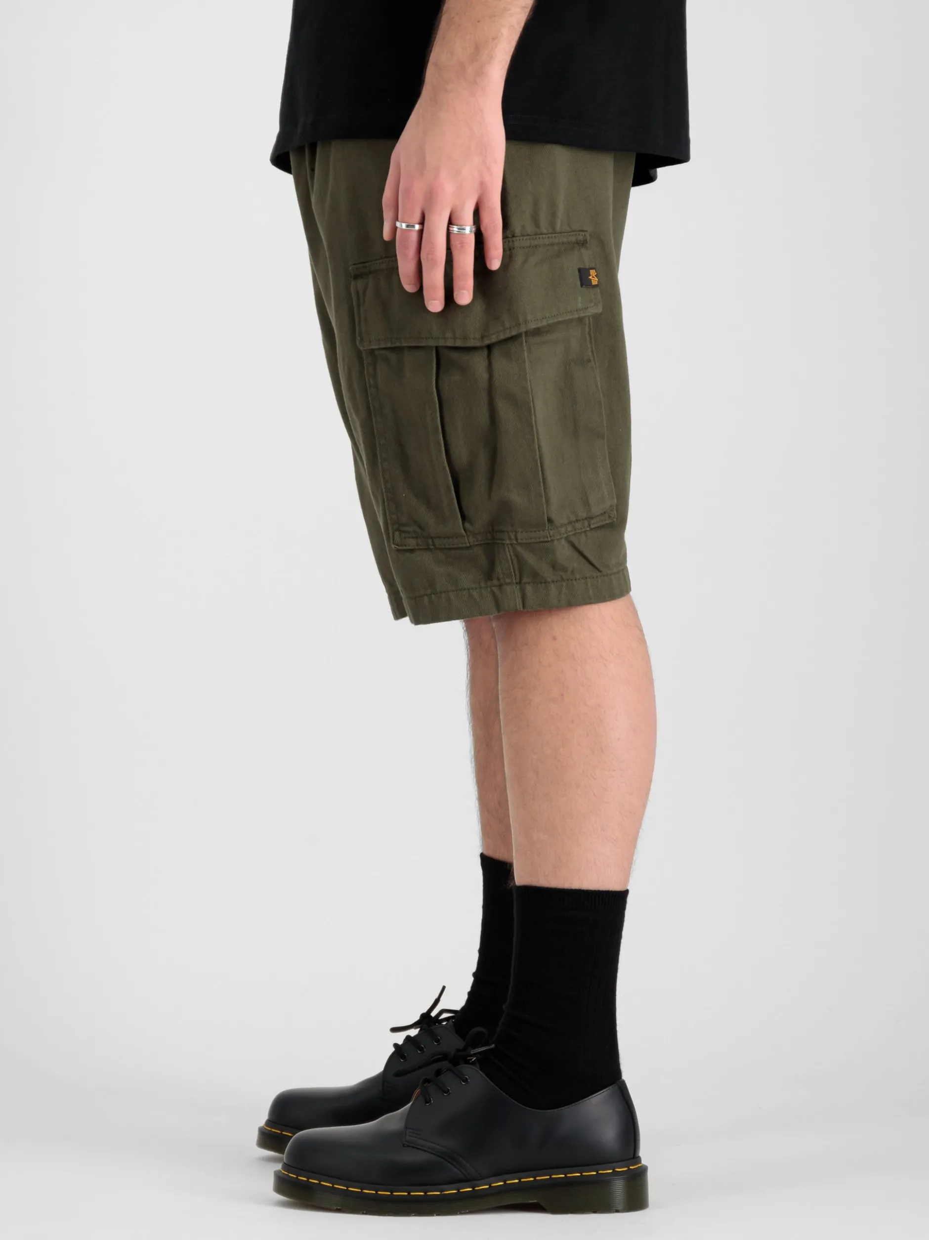 Alpha Industries Herren Kurze Hose in oliv