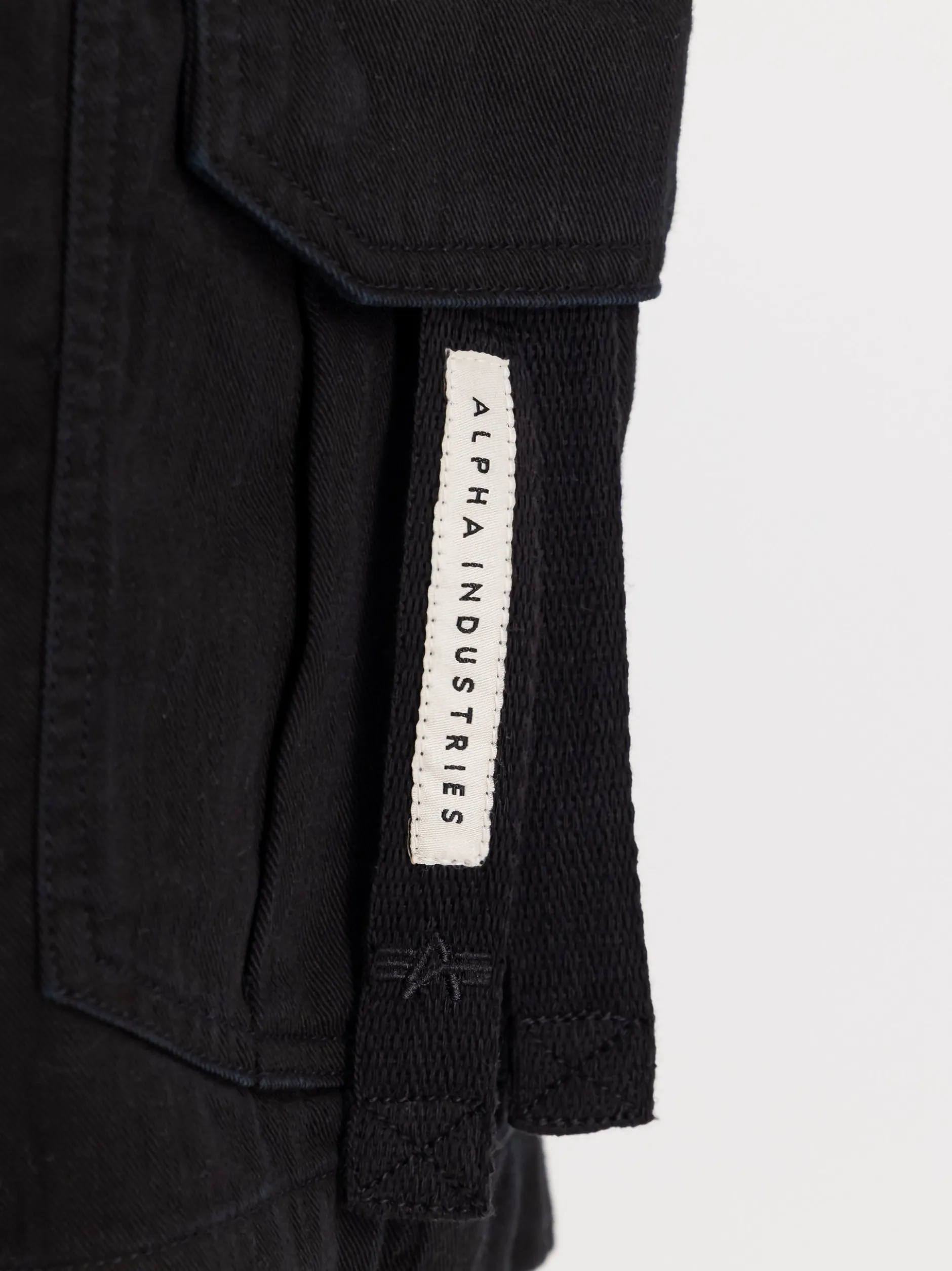 Alpha Industries Herren Shorts in schwarz