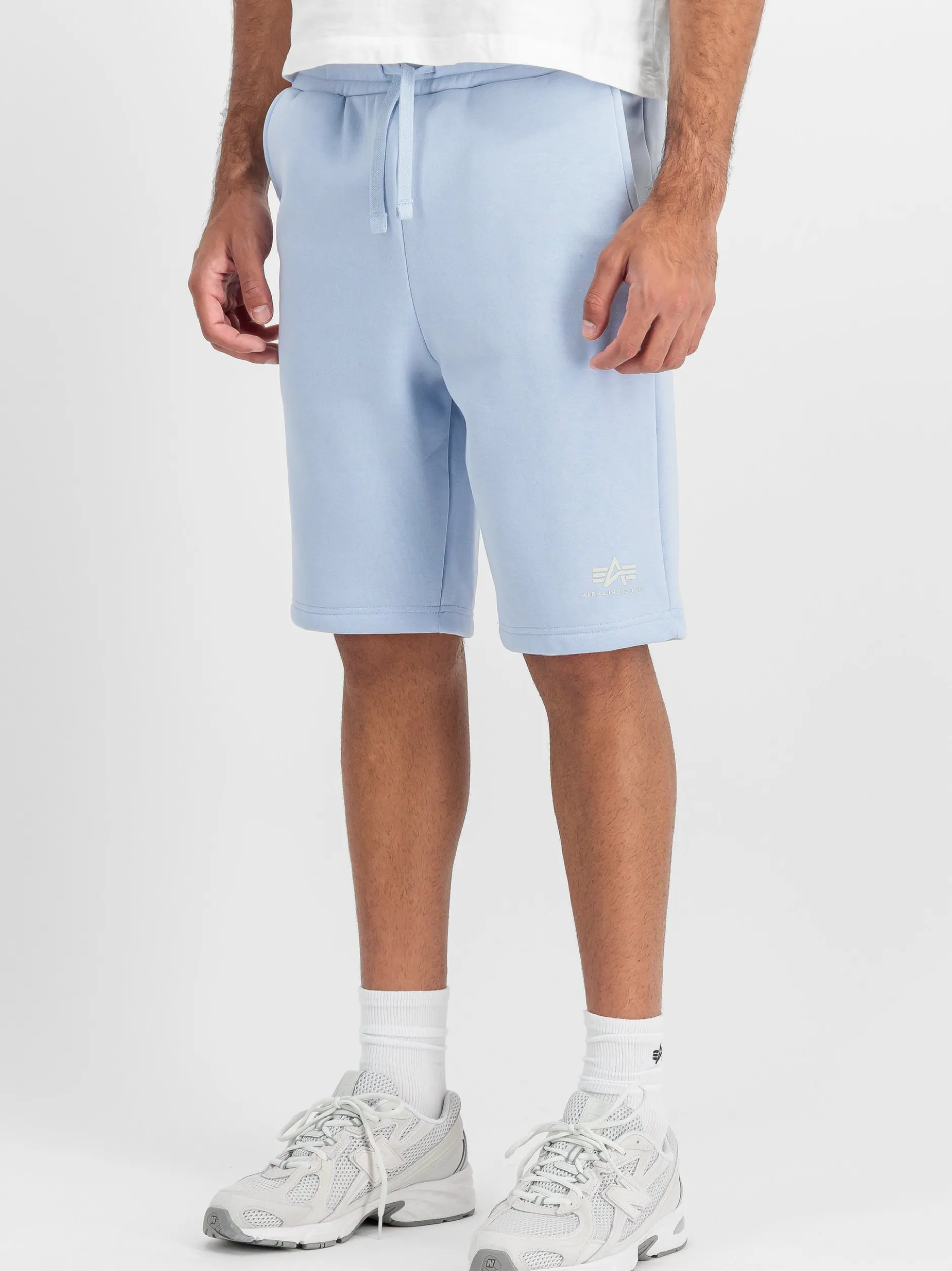 Alpha Industries Herren Shorts in hellblau