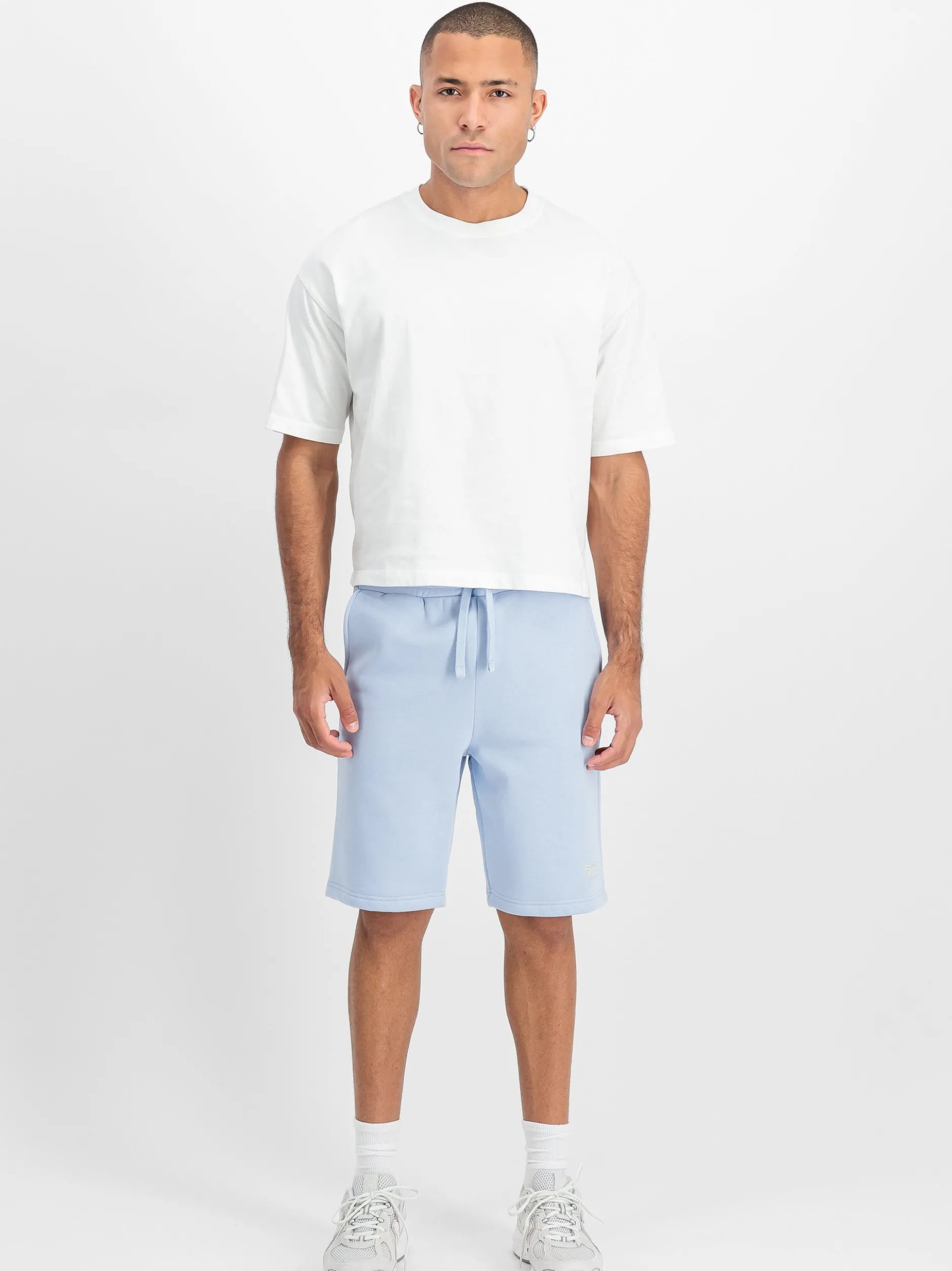 Alpha Industries Herren Shorts in hellblau