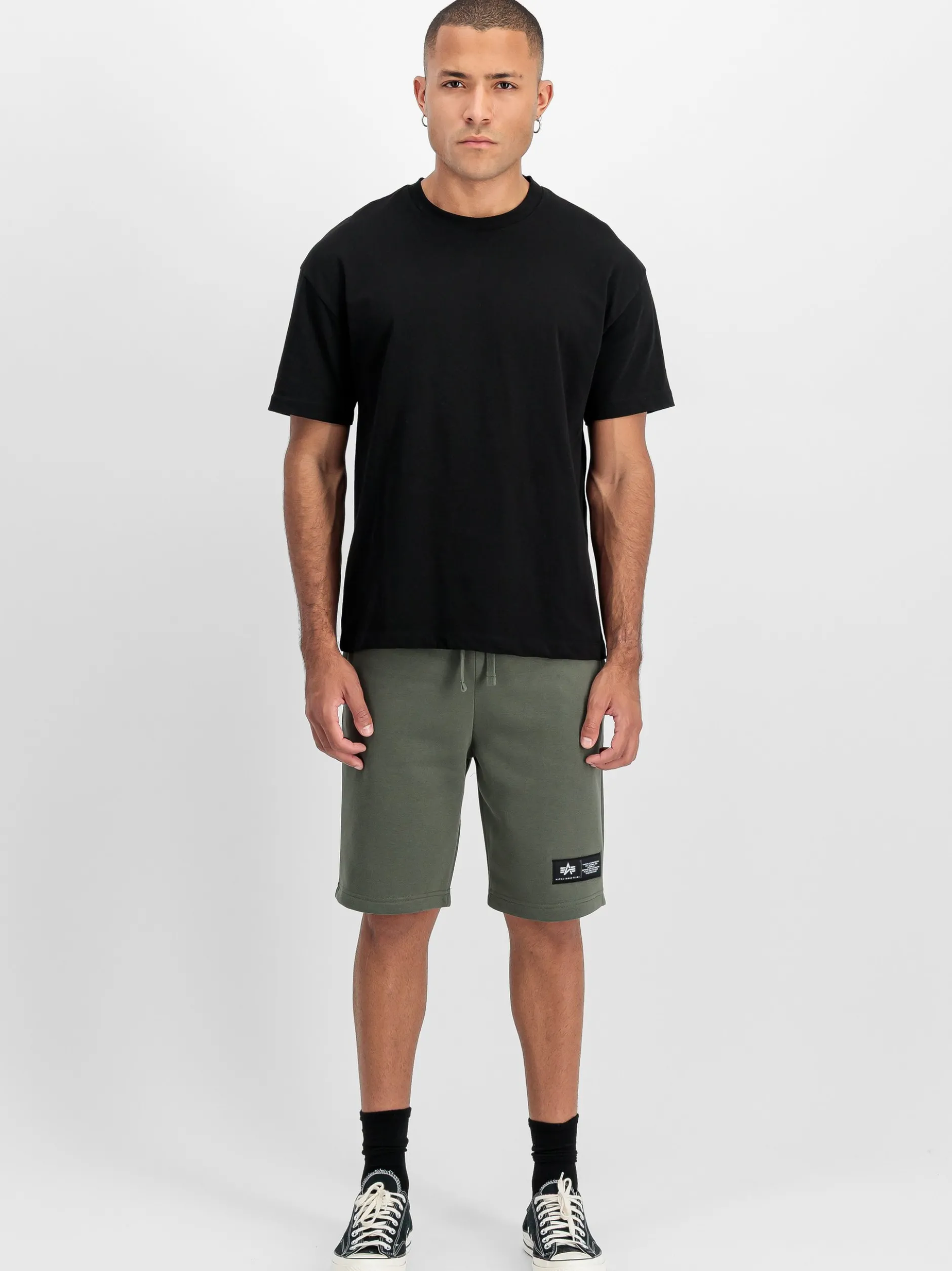 Alpha Industries Herren Shorts in oliv