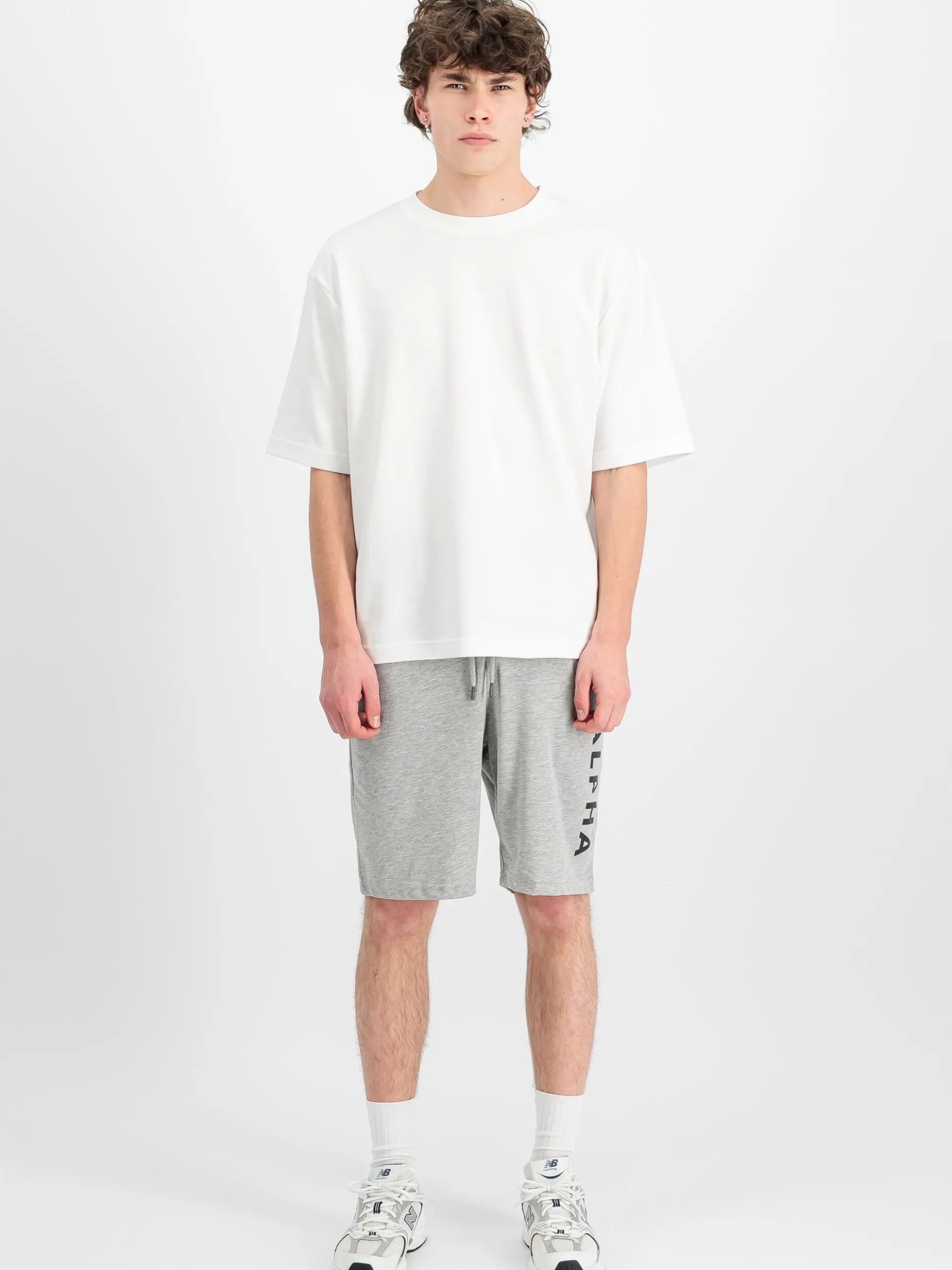 Alpha Industries Herren Sweatshorts in grau