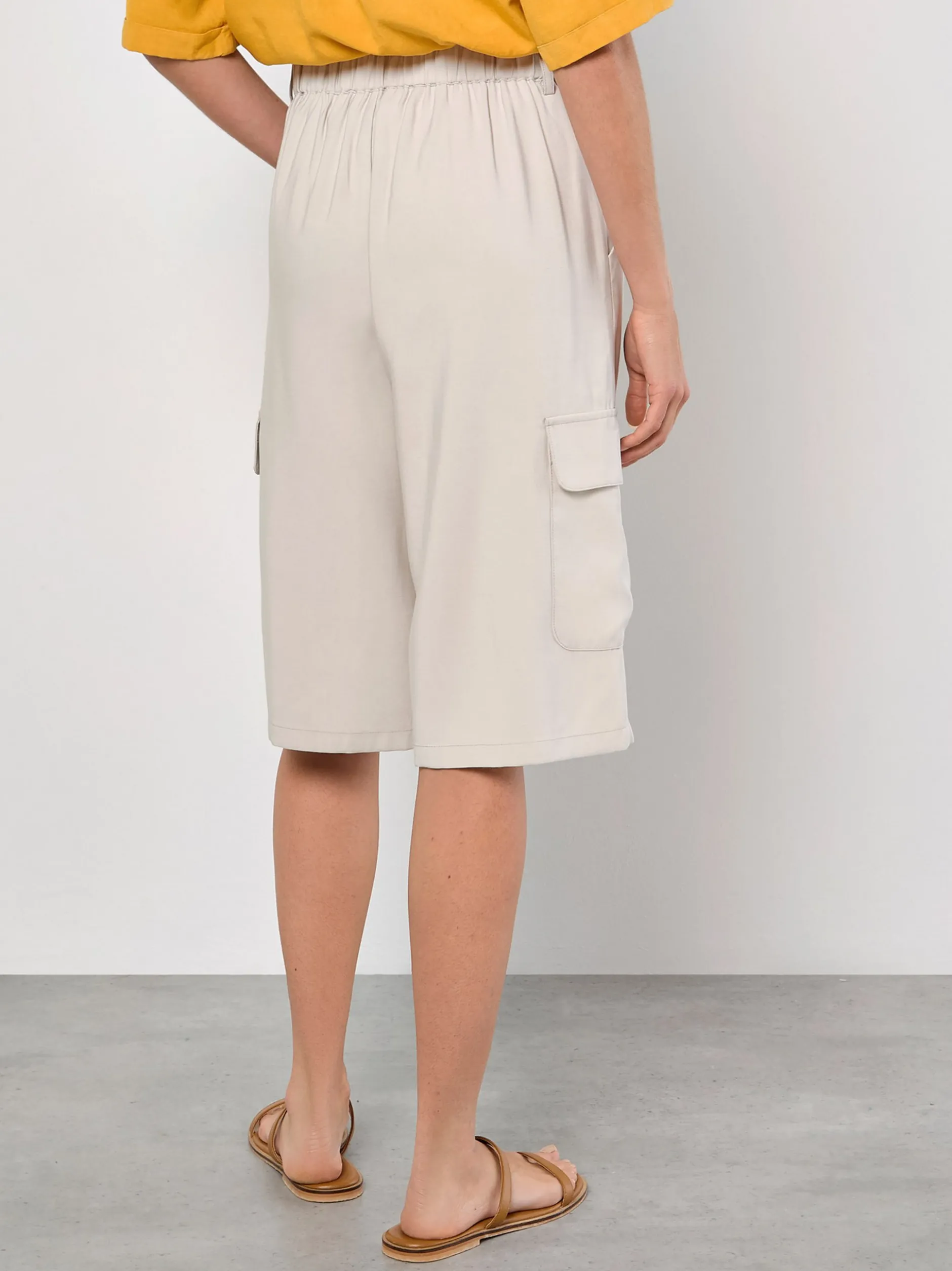 Apricot Damen Bermudas in sand - Länge: knielang