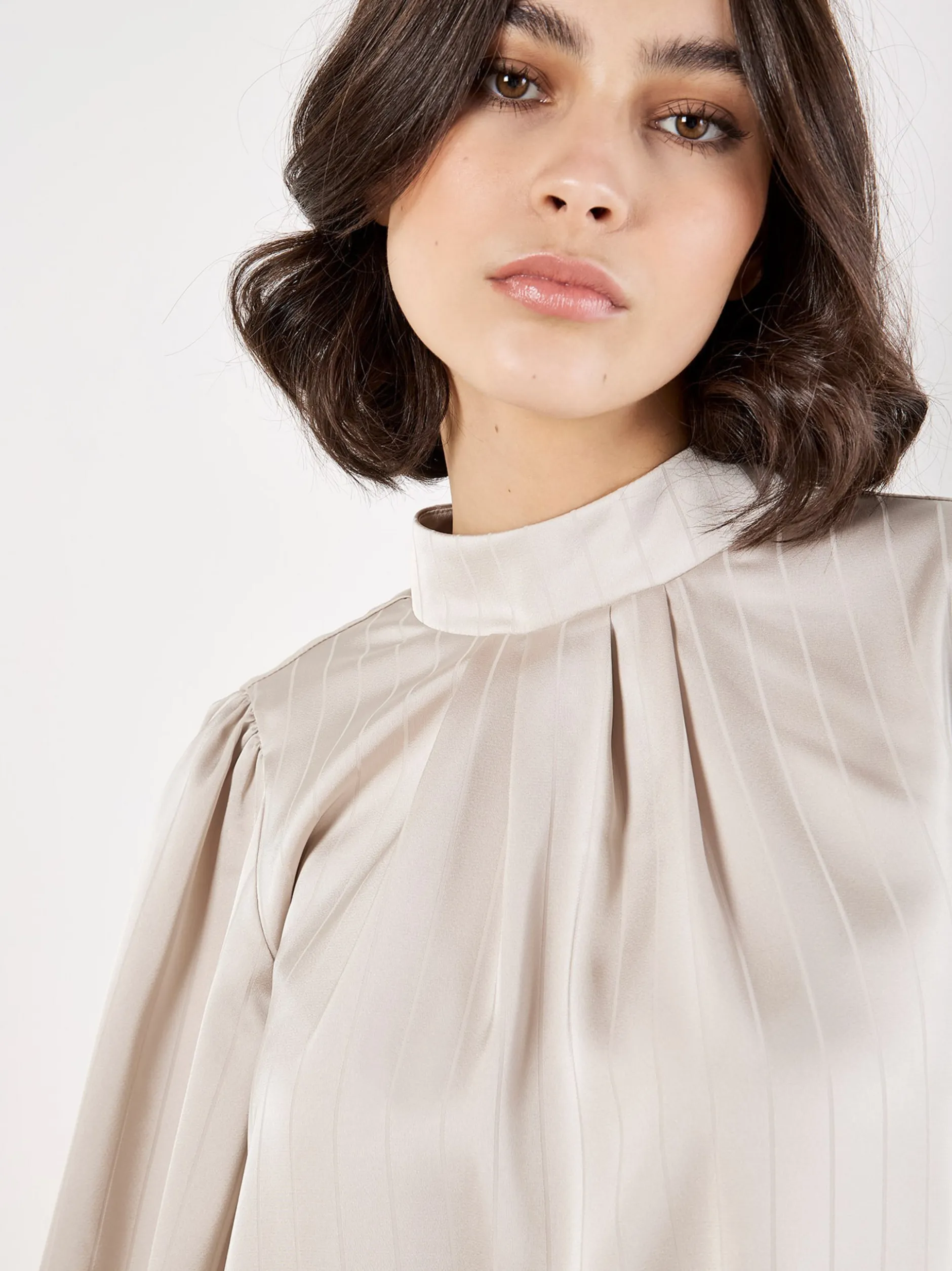 Apricot Damen Bluse in beige - Ausschnitt: Stehkragen