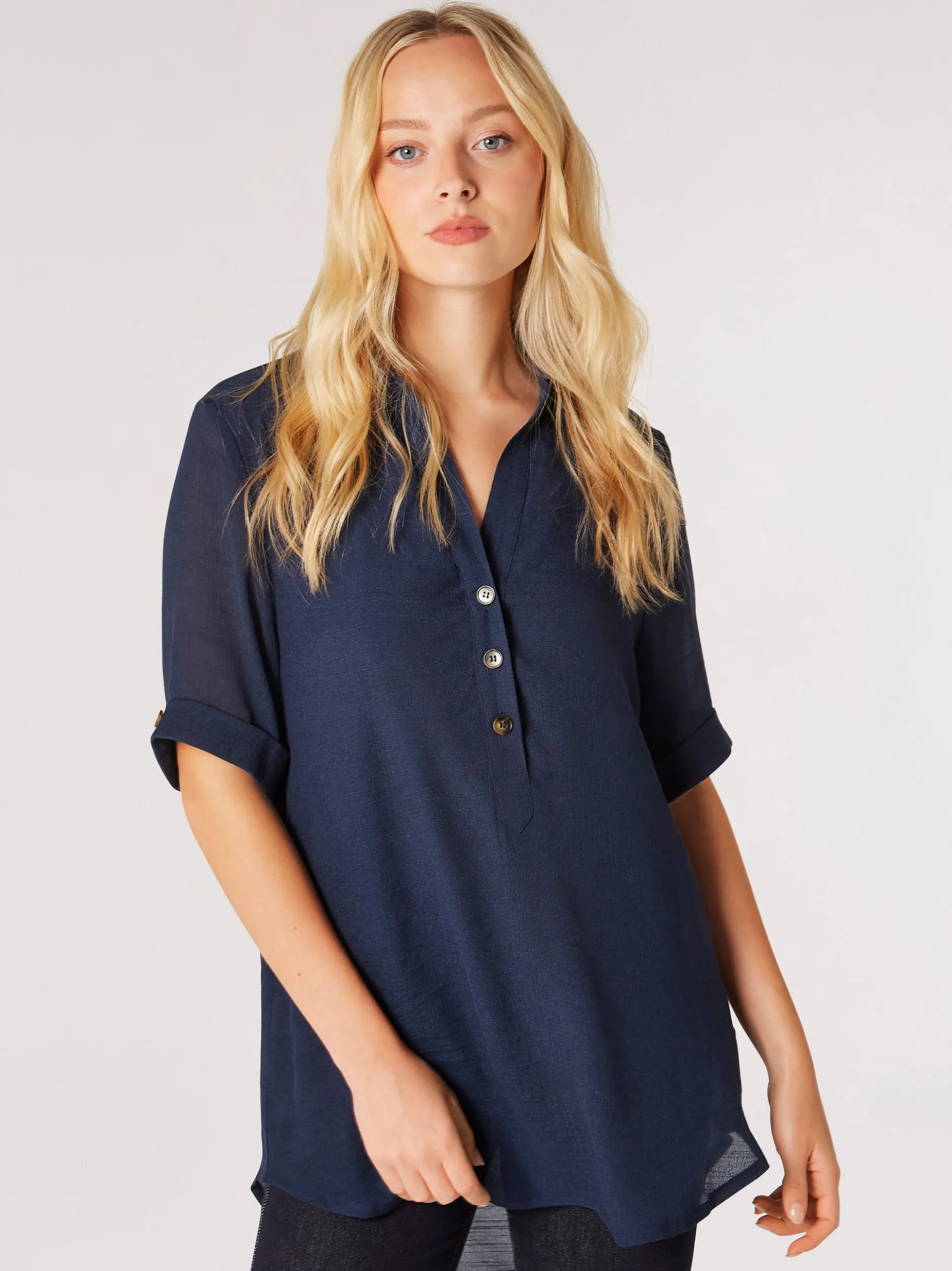 Apricot Damen Bluse in marine - Ausschnitt: V-Ausschnitt