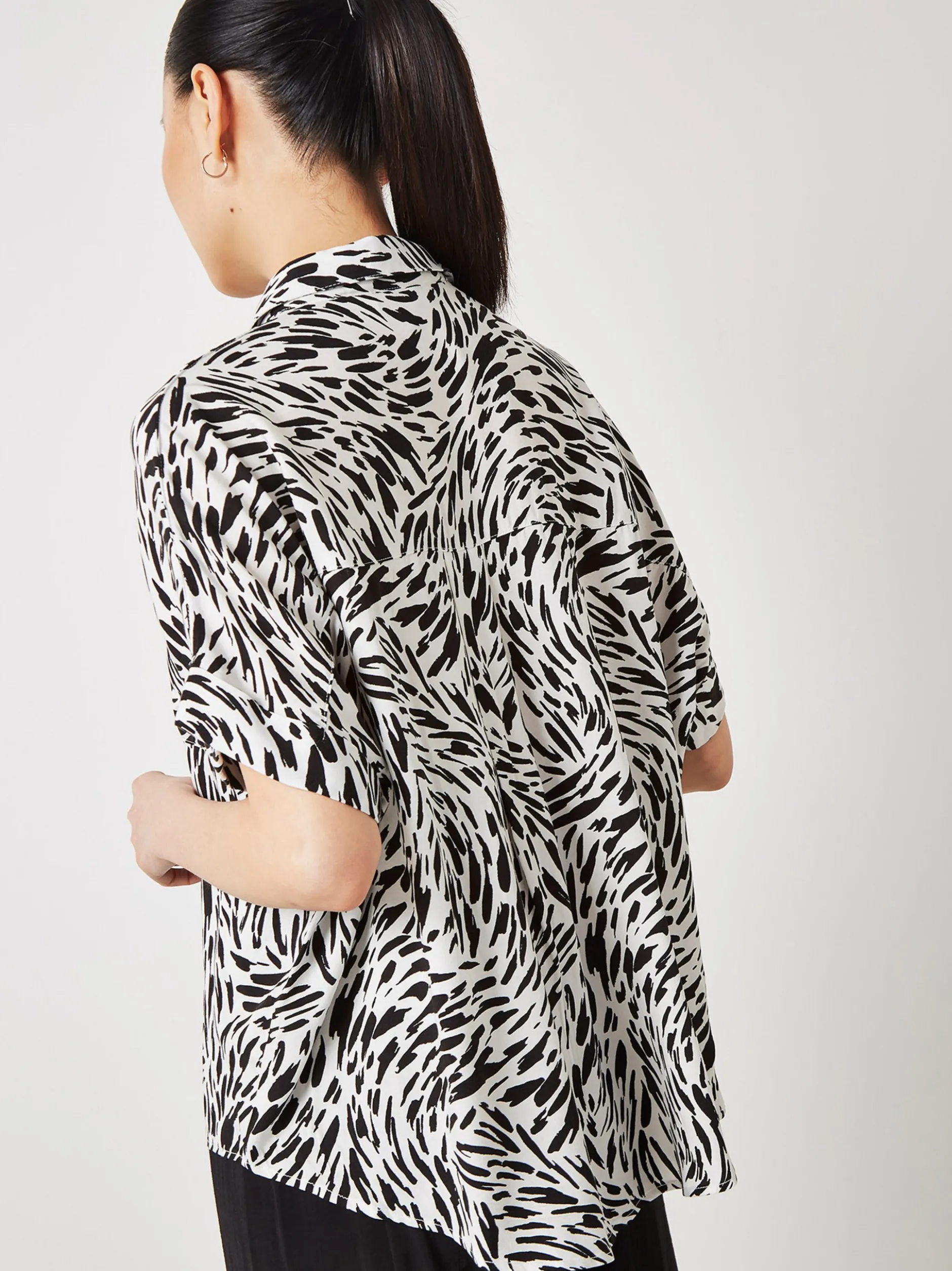 Apricot Damen Bluse in schwarz - Ärmel: kurzarm