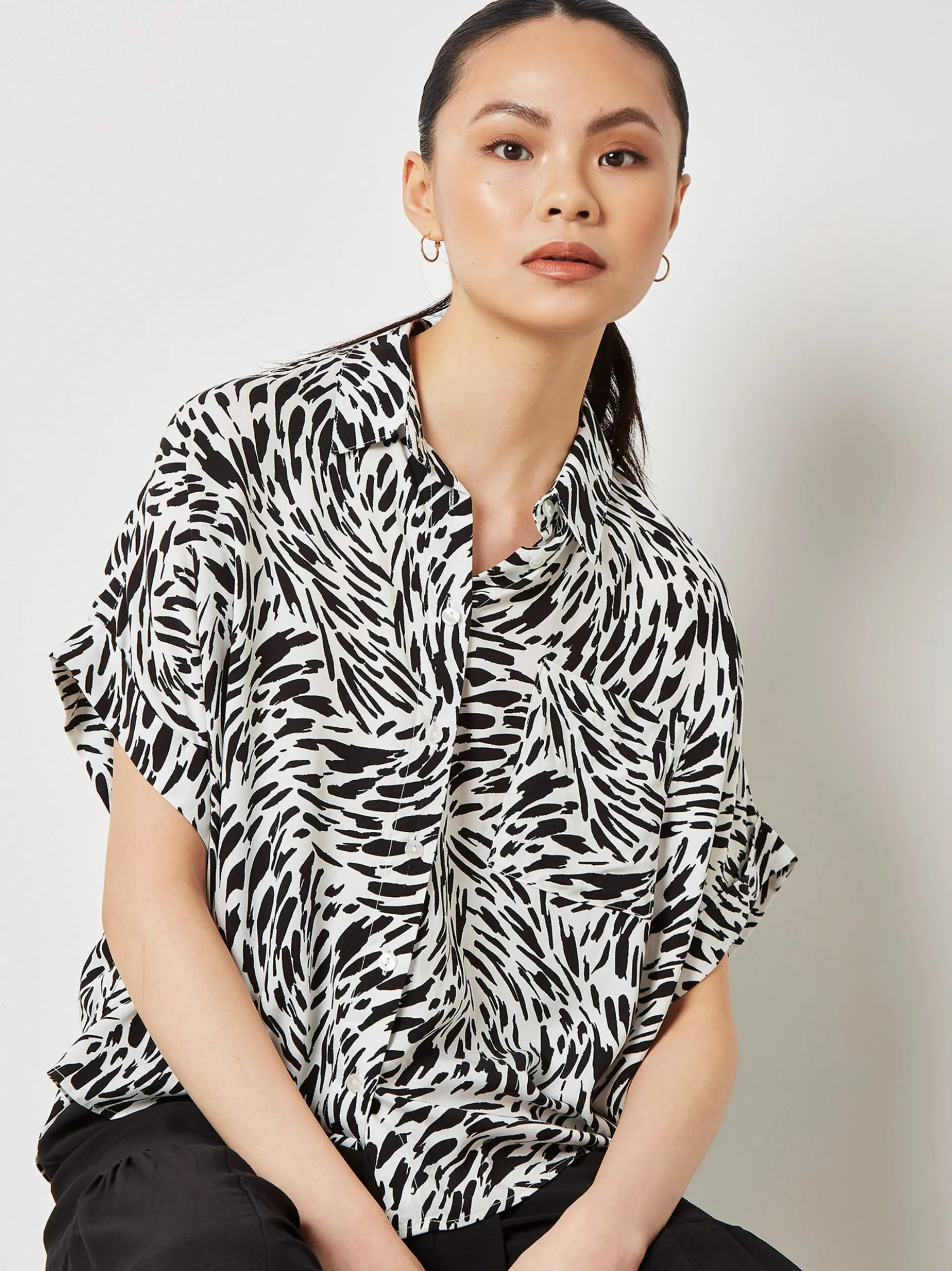 Apricot Damen Bluse in schwarz - Ärmel: kurzarm