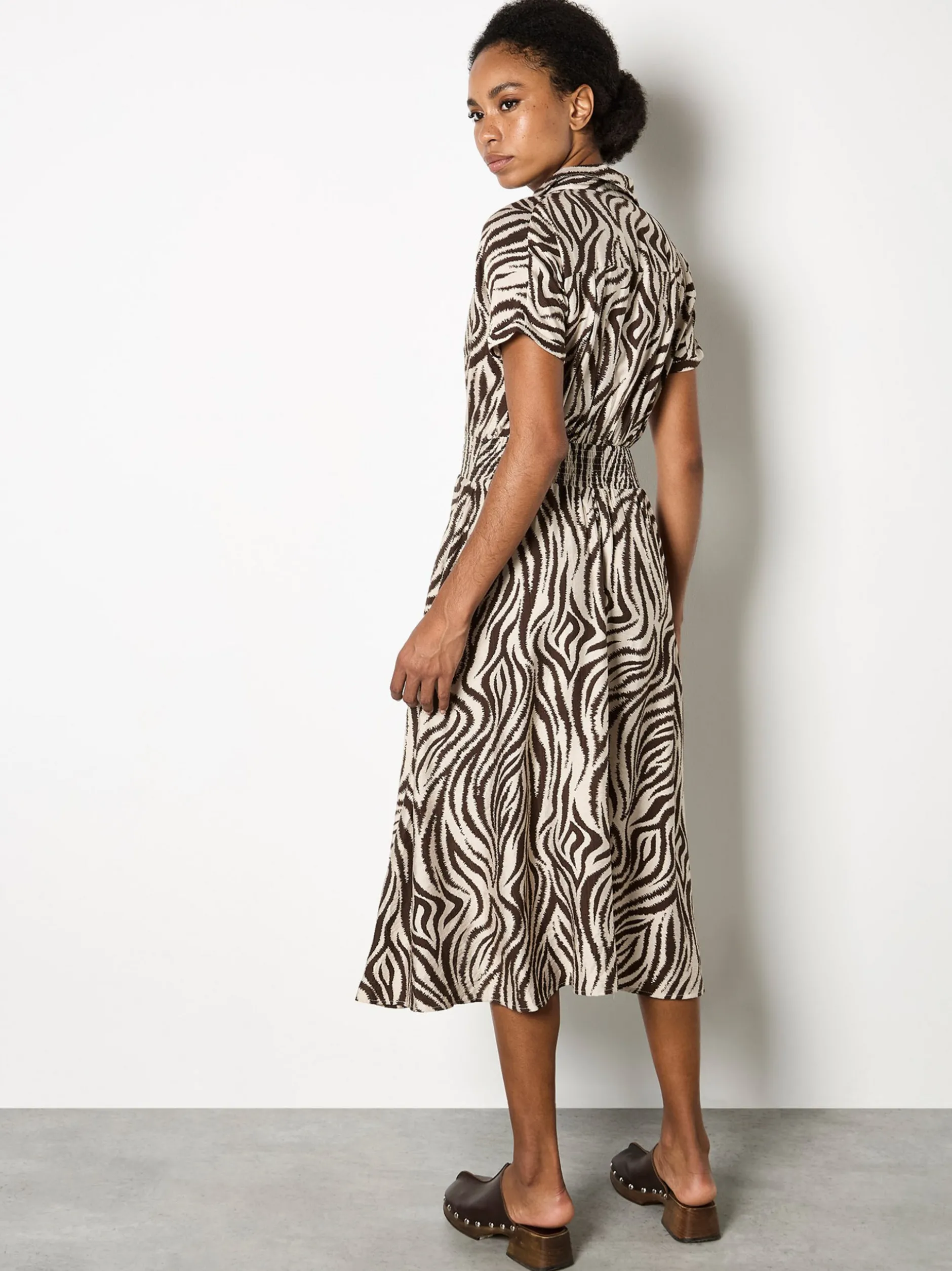Apricot Damen Midikleid in braun beige - Länge: midi