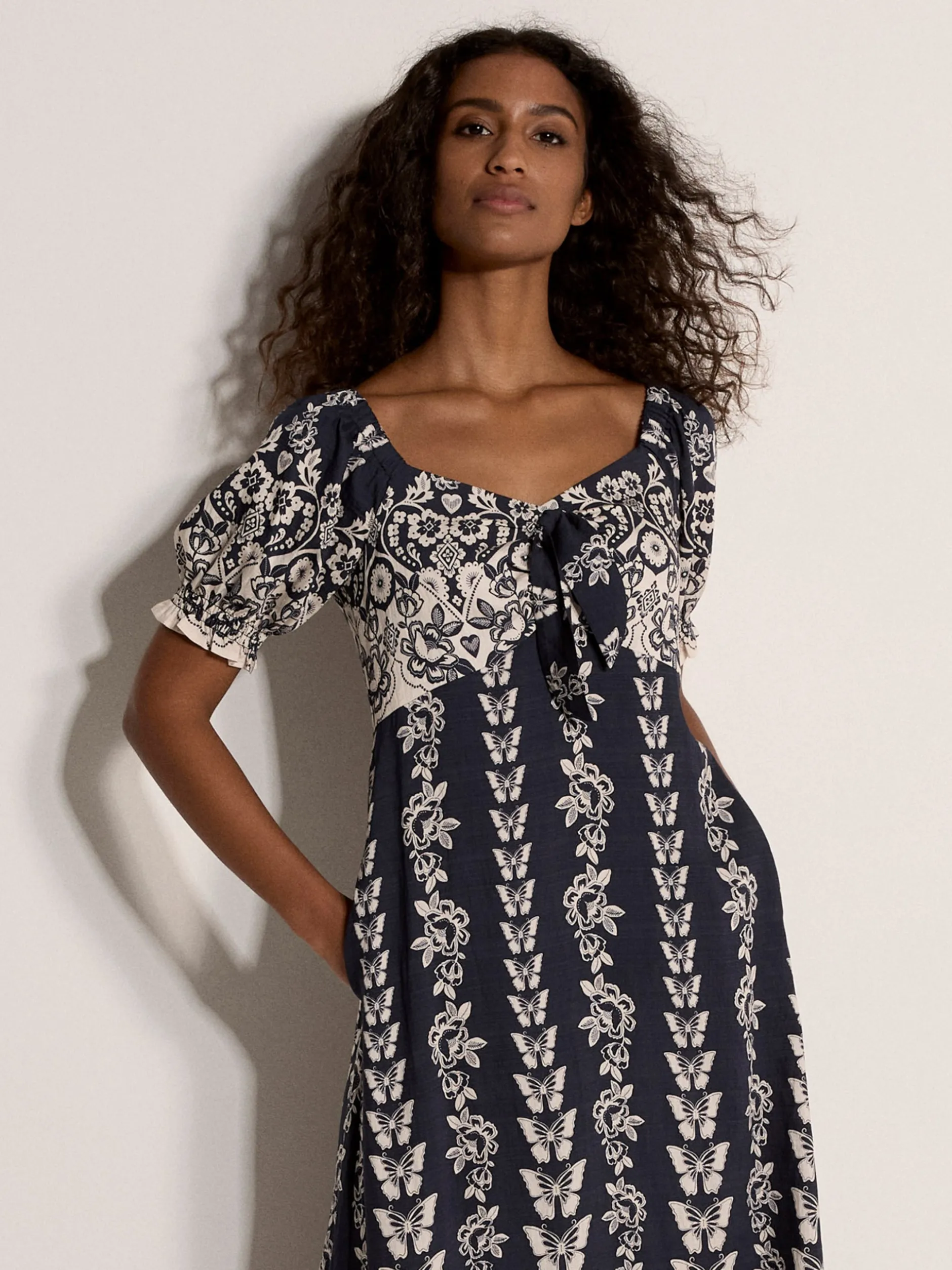 Apricot Damen Midikleid in marine weiß - Länge: midi