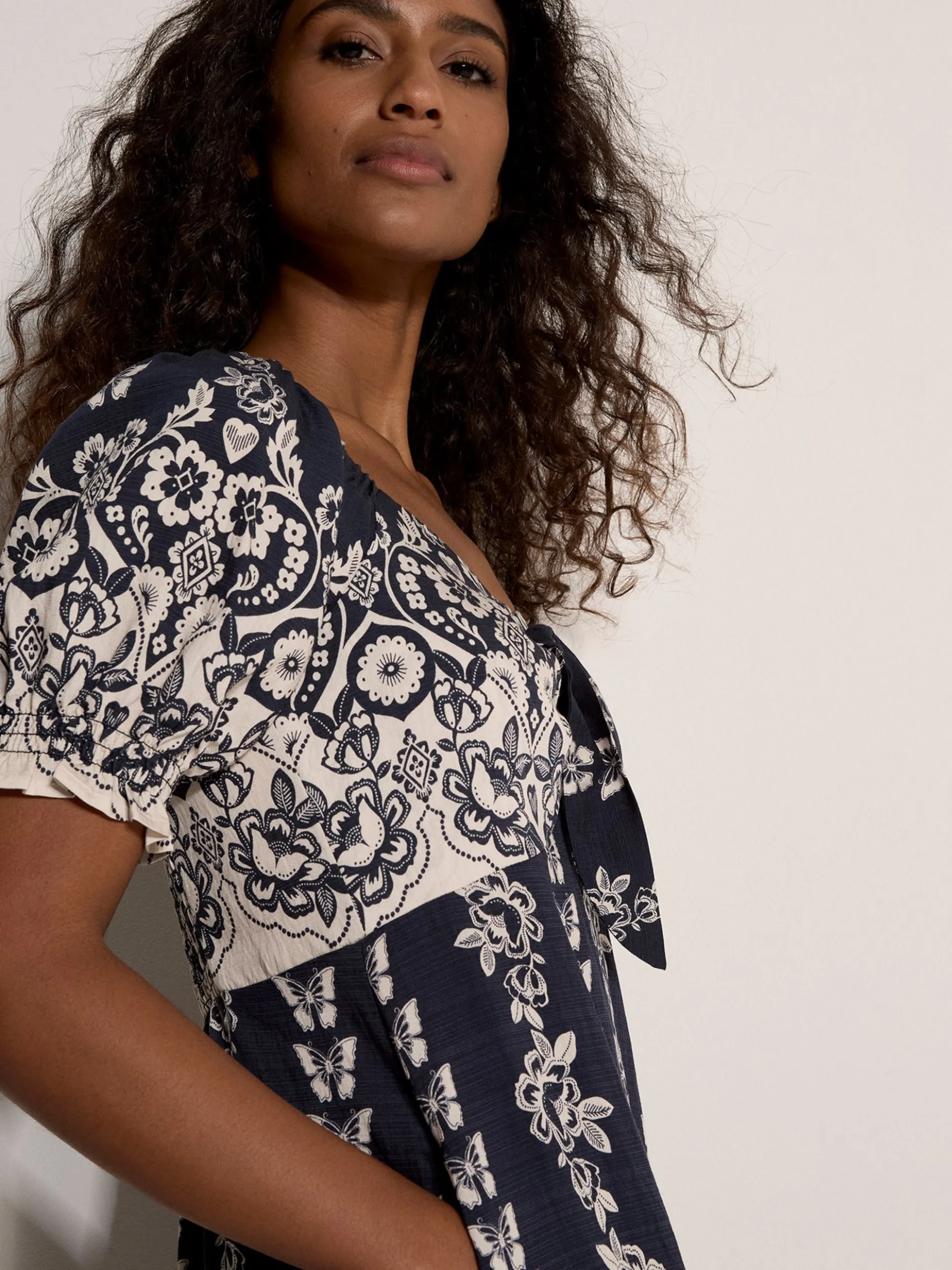 Apricot Damen Midikleid in marine weiß - Länge: midi