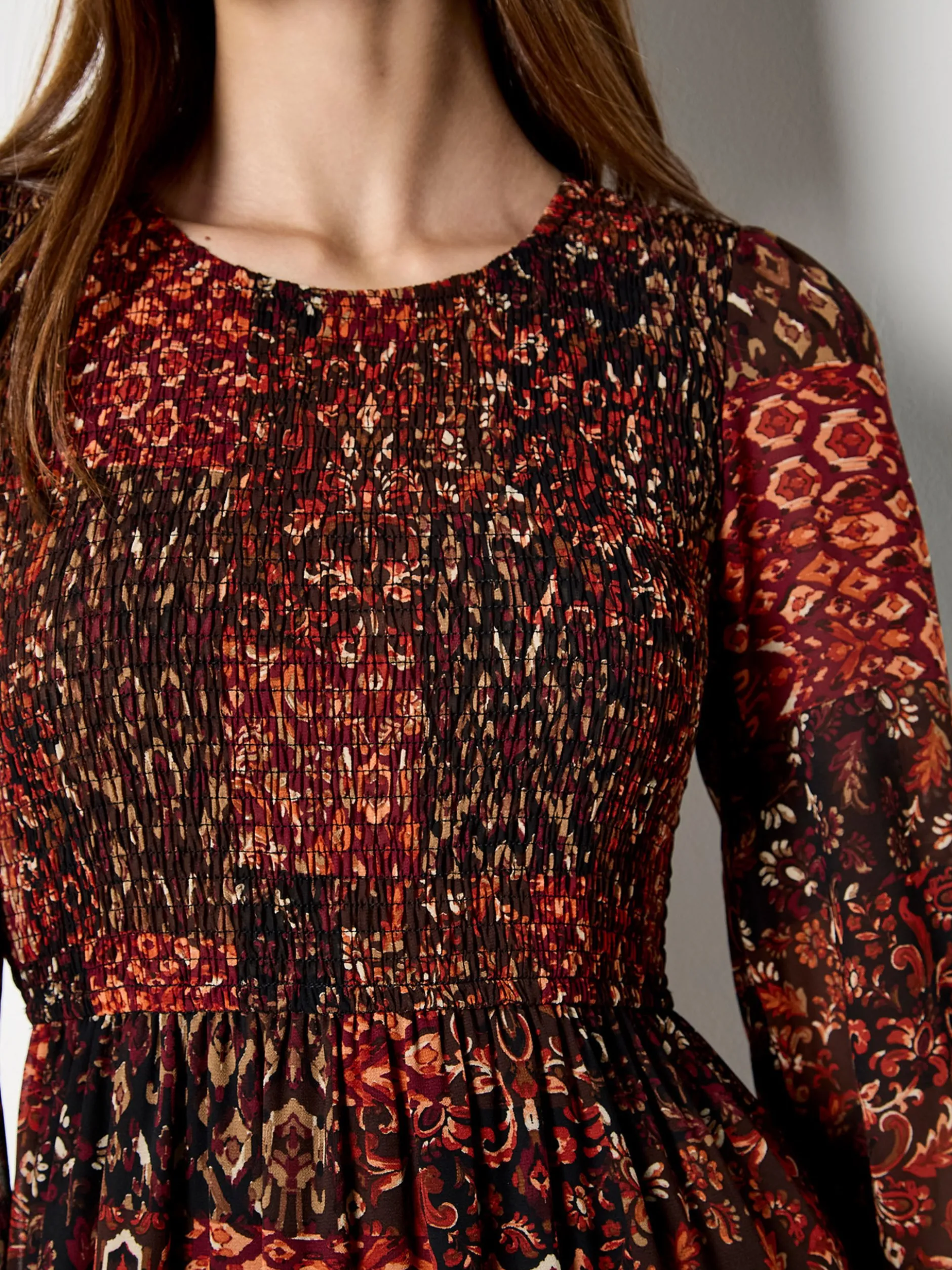 Apricot Damen Midikleid in rot - Ausschnitt: Rundhals