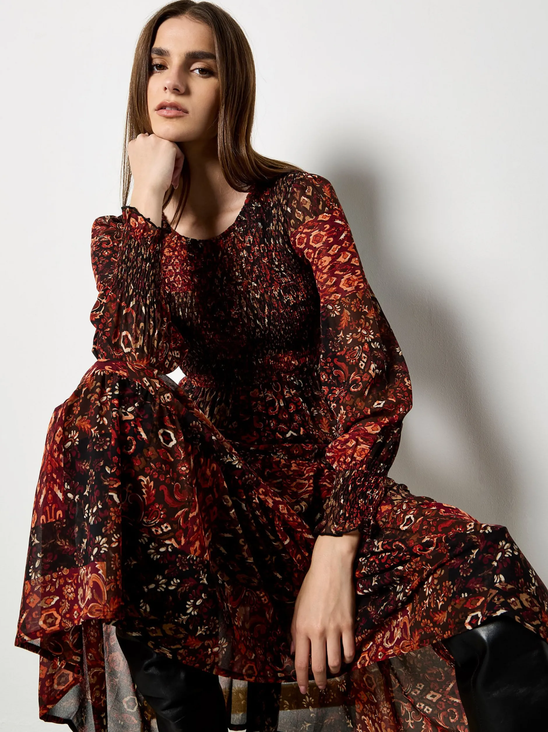 Apricot Damen Midikleid in rot - Ausschnitt: Rundhals
