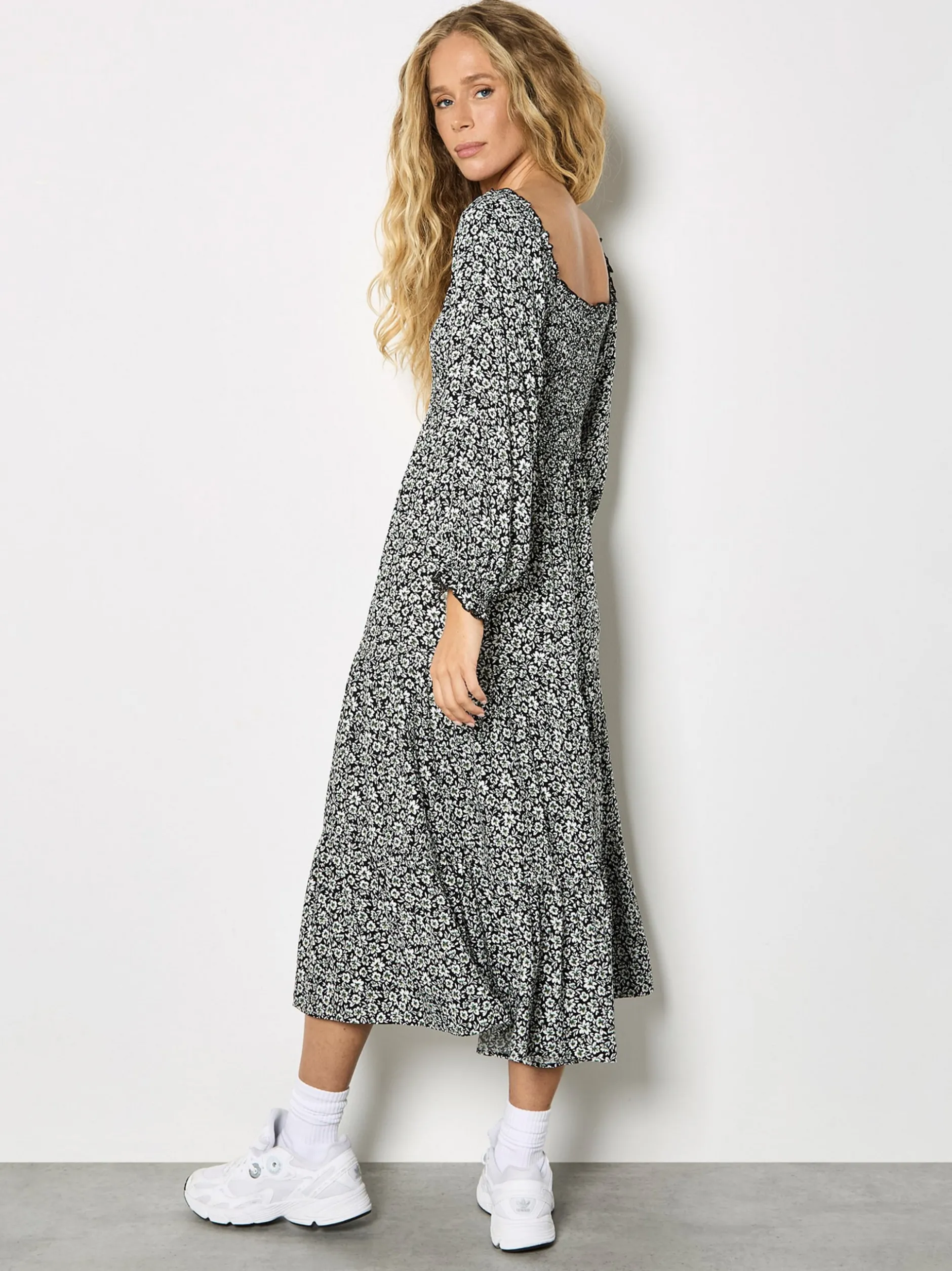 Apricot Damen Midikleid in schwarz - Länge: midi