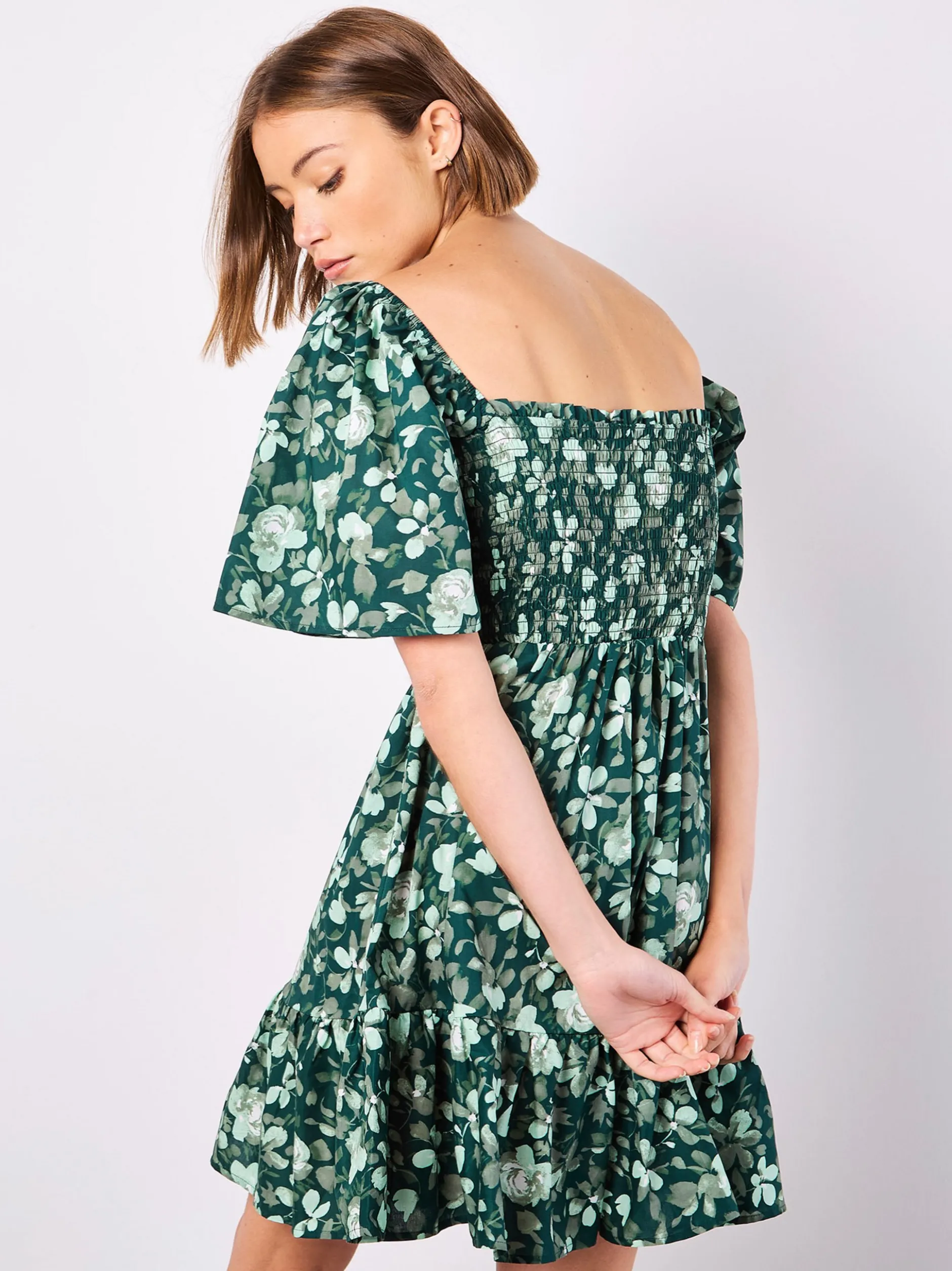 Apricot Damen Minikleid in grün - Ausschnitt: Karree