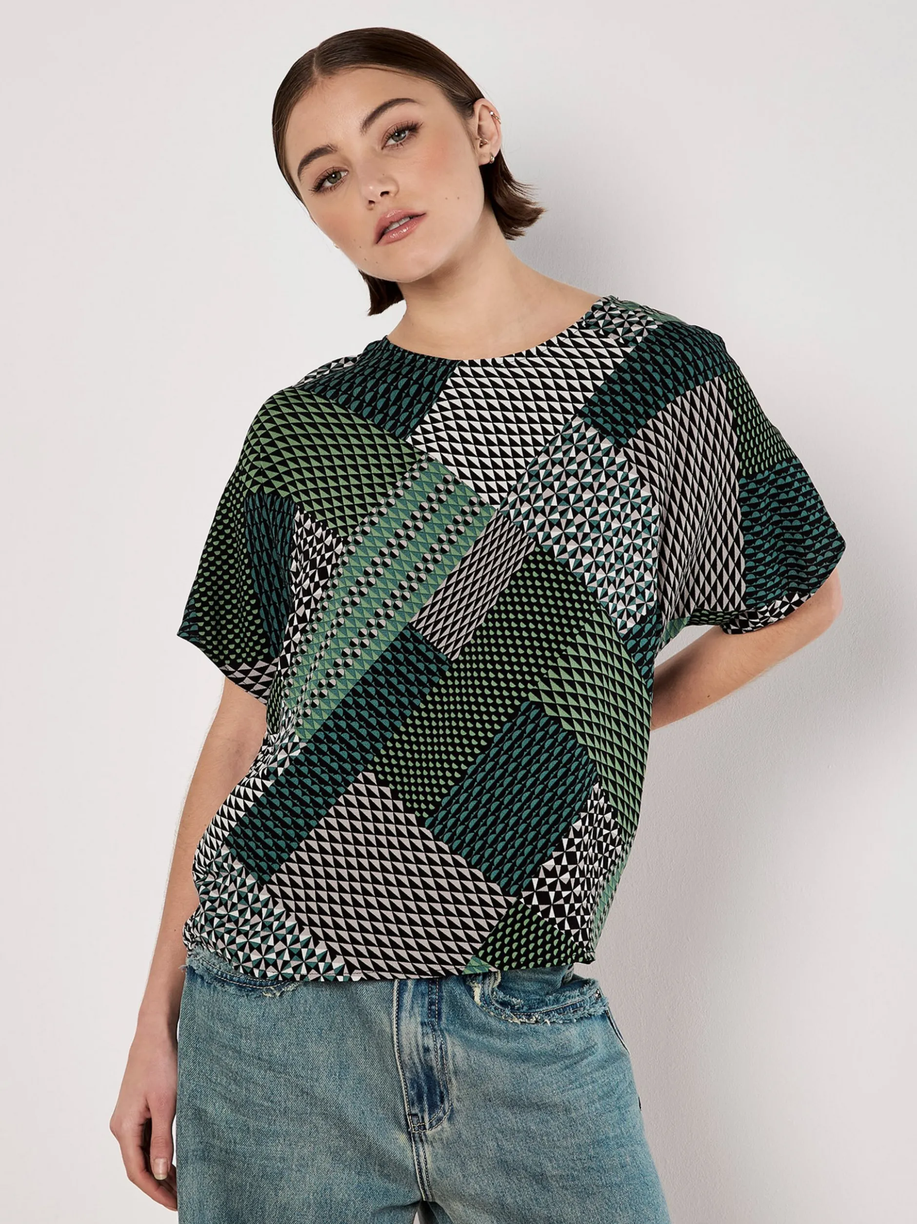 Apricot Damen Top in grün - Ausschnitt: Rundhals