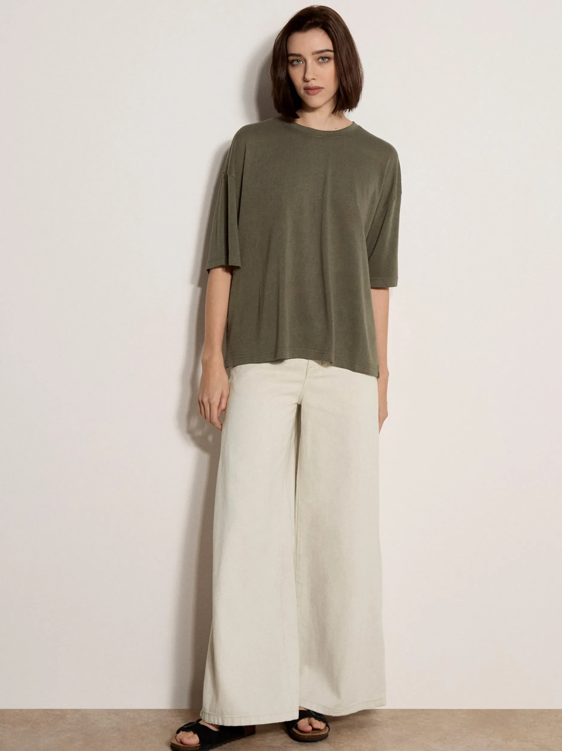 Apricot Damen T-Shirt in oliv - Ausschnitt: Rundhals