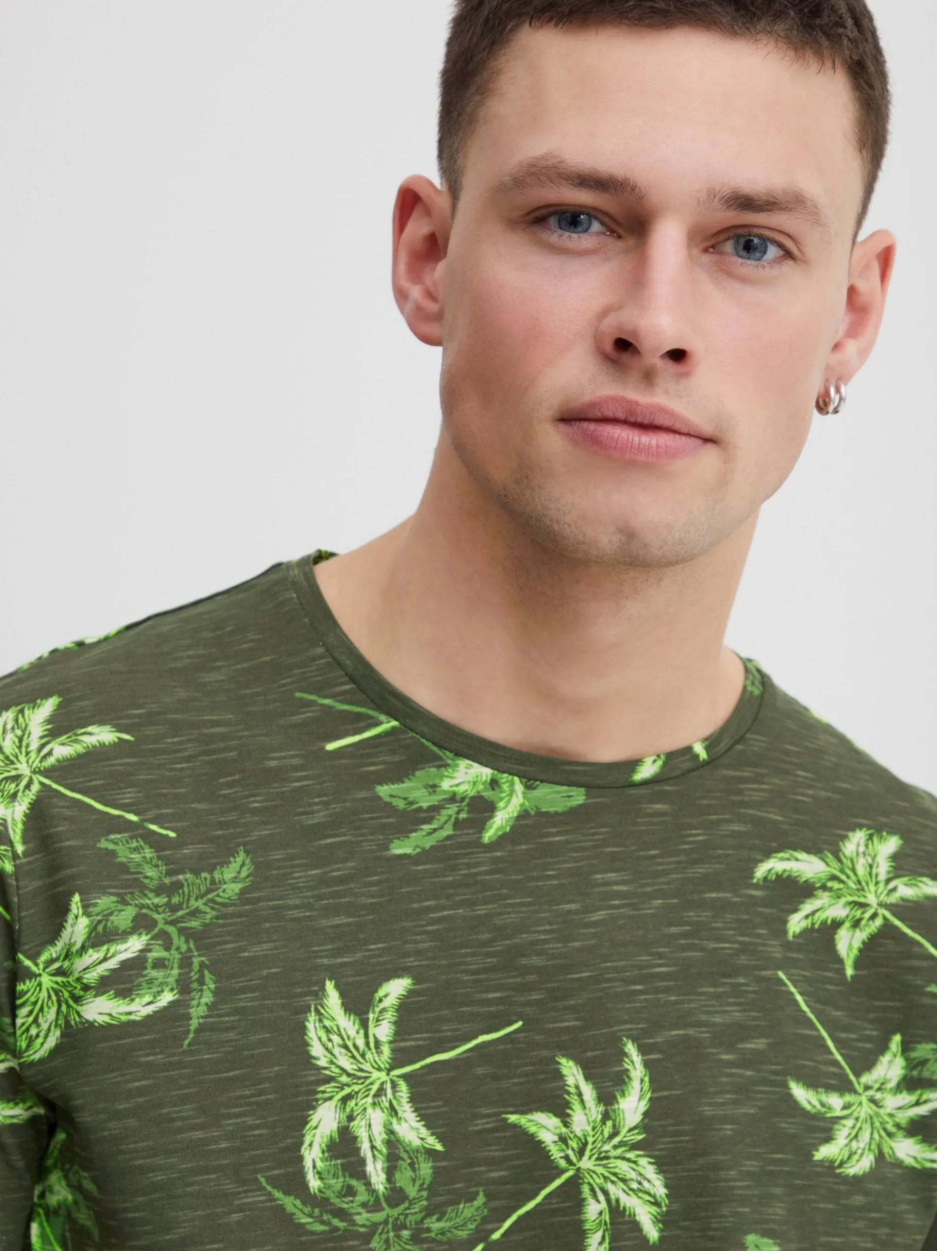 BLEND Herren T-Shirt in grün - Ausschnitt: Rundhals