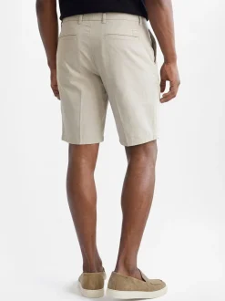 BOSS Herren Chinoshorts - Kane in beige - Länge: kurz