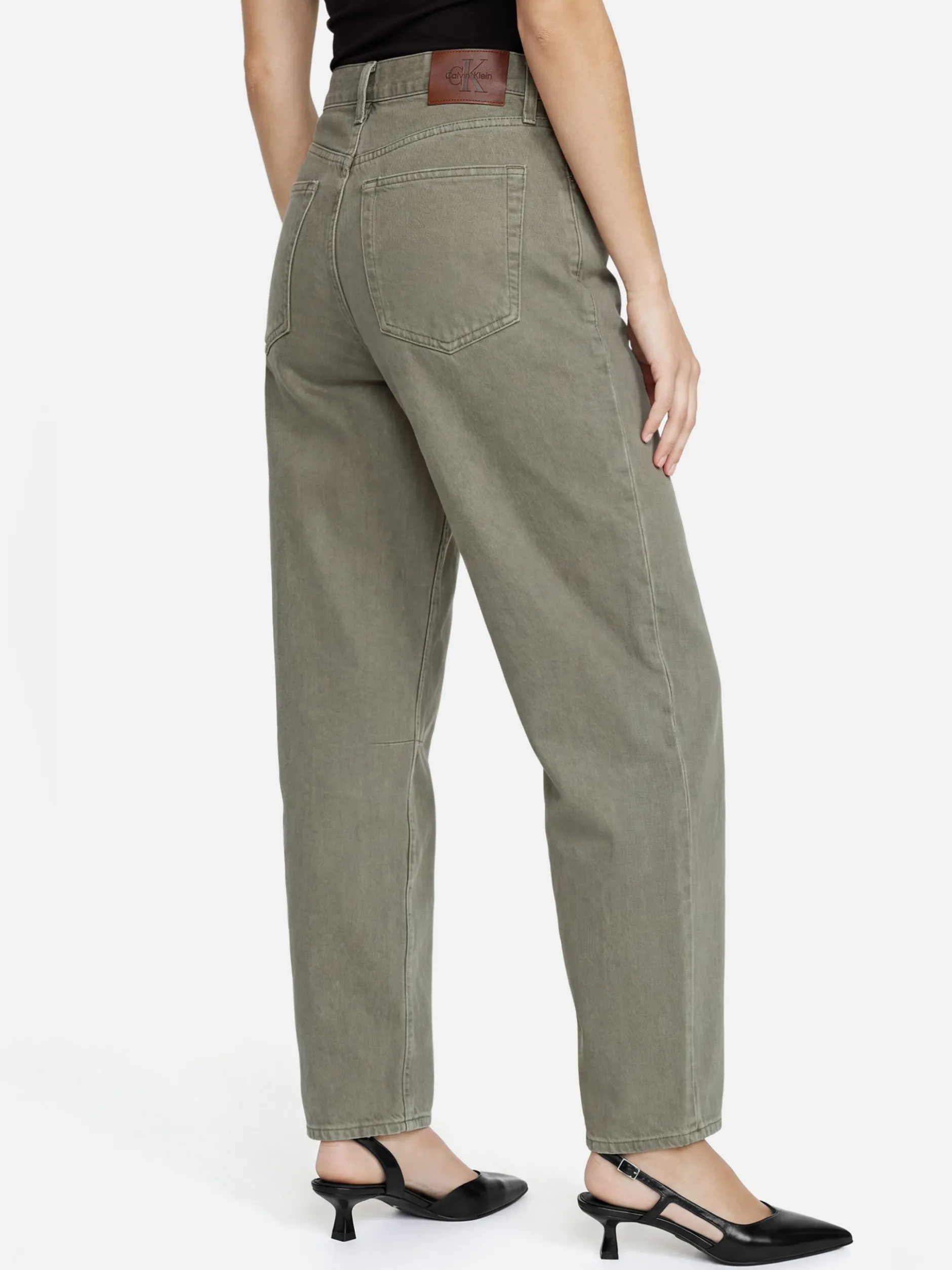 Calvin Klein Jeans Damen Barrel Jeans in schilf