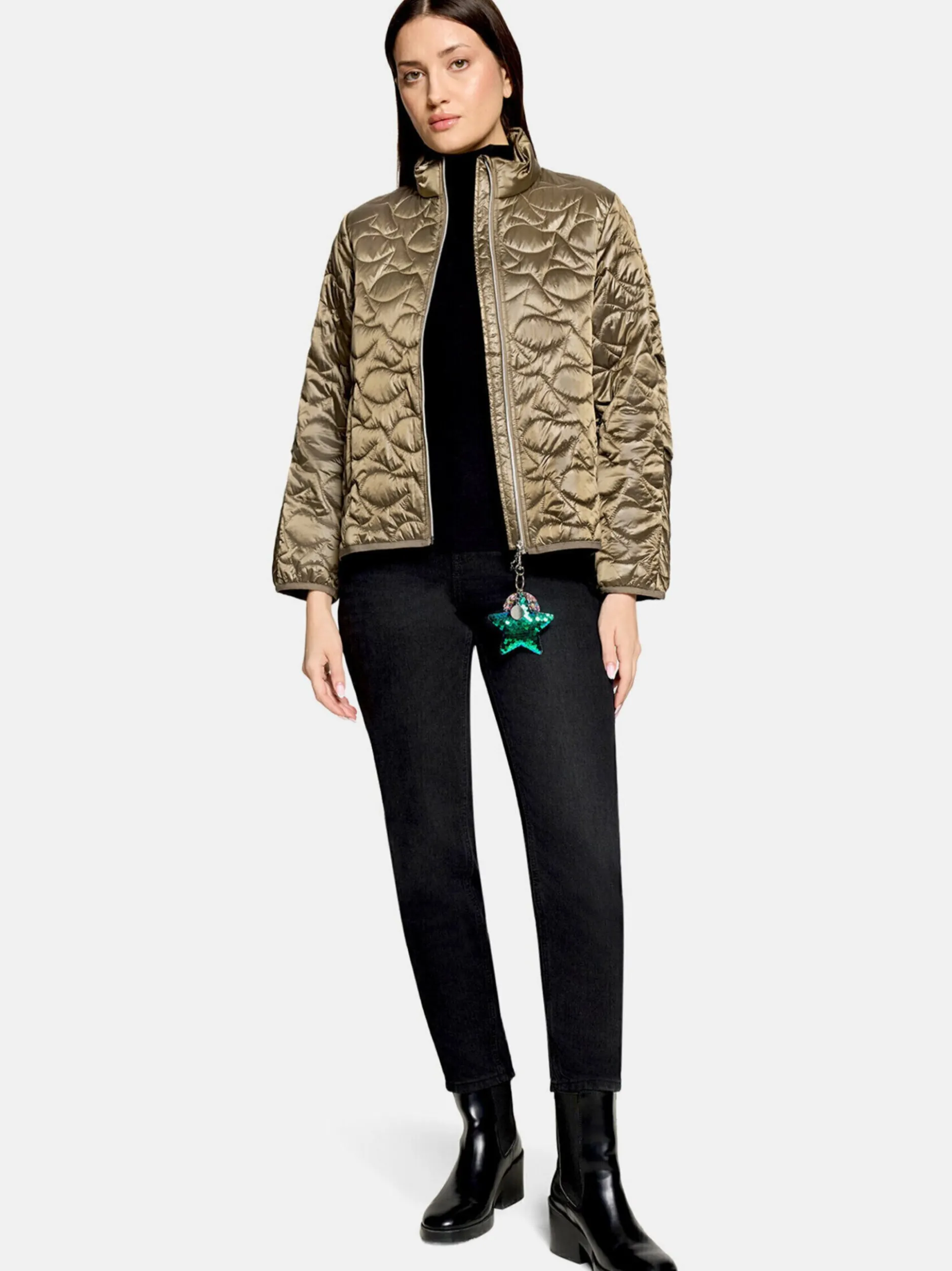 Cartoon Damen Steppjacke in schilf