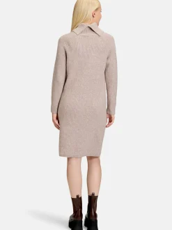 Cartoon Damen Strickkleid in beige