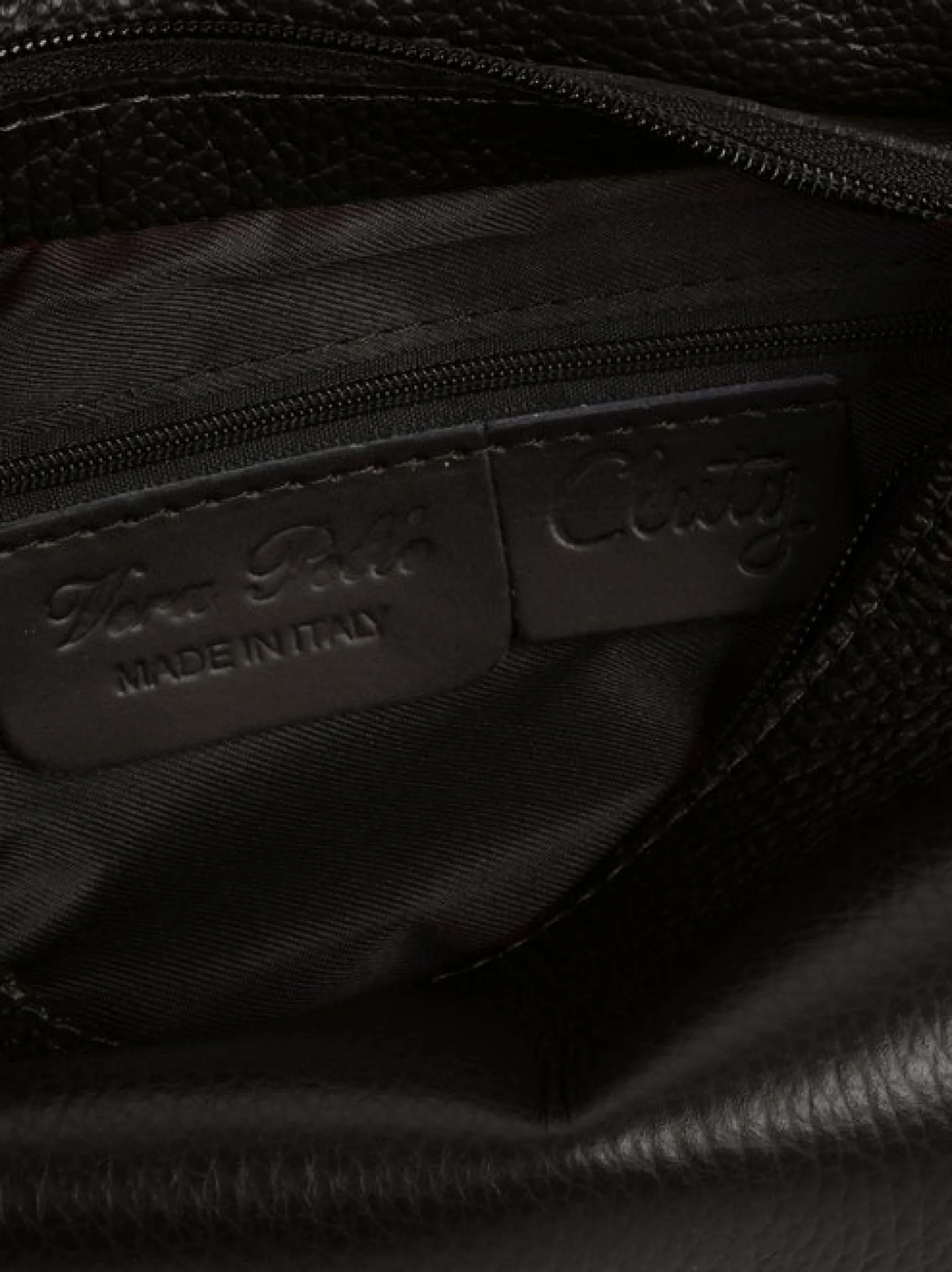 Cluty Damen Umhängetasche in schwarz