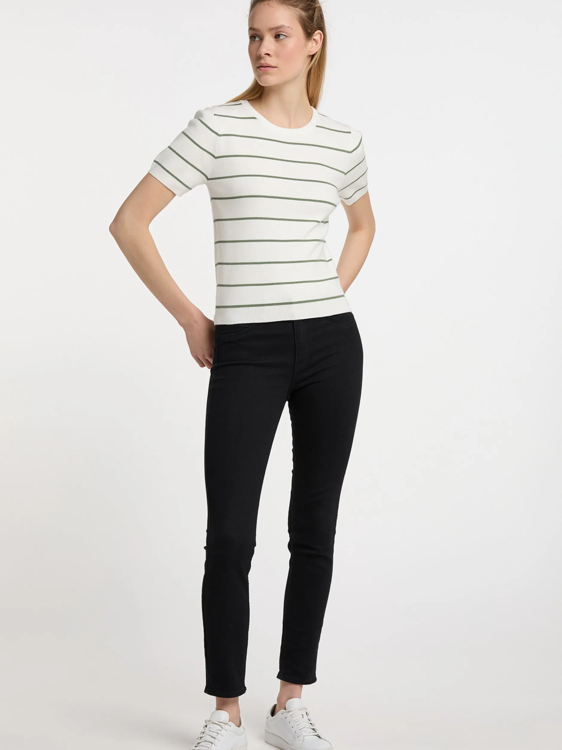Dreimaster Damen Pullover in oliv - Ausschnitt: Rundhals