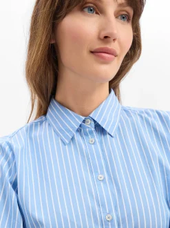 Emily van den Bergh Damen Blusenkleid in hellblau weiß