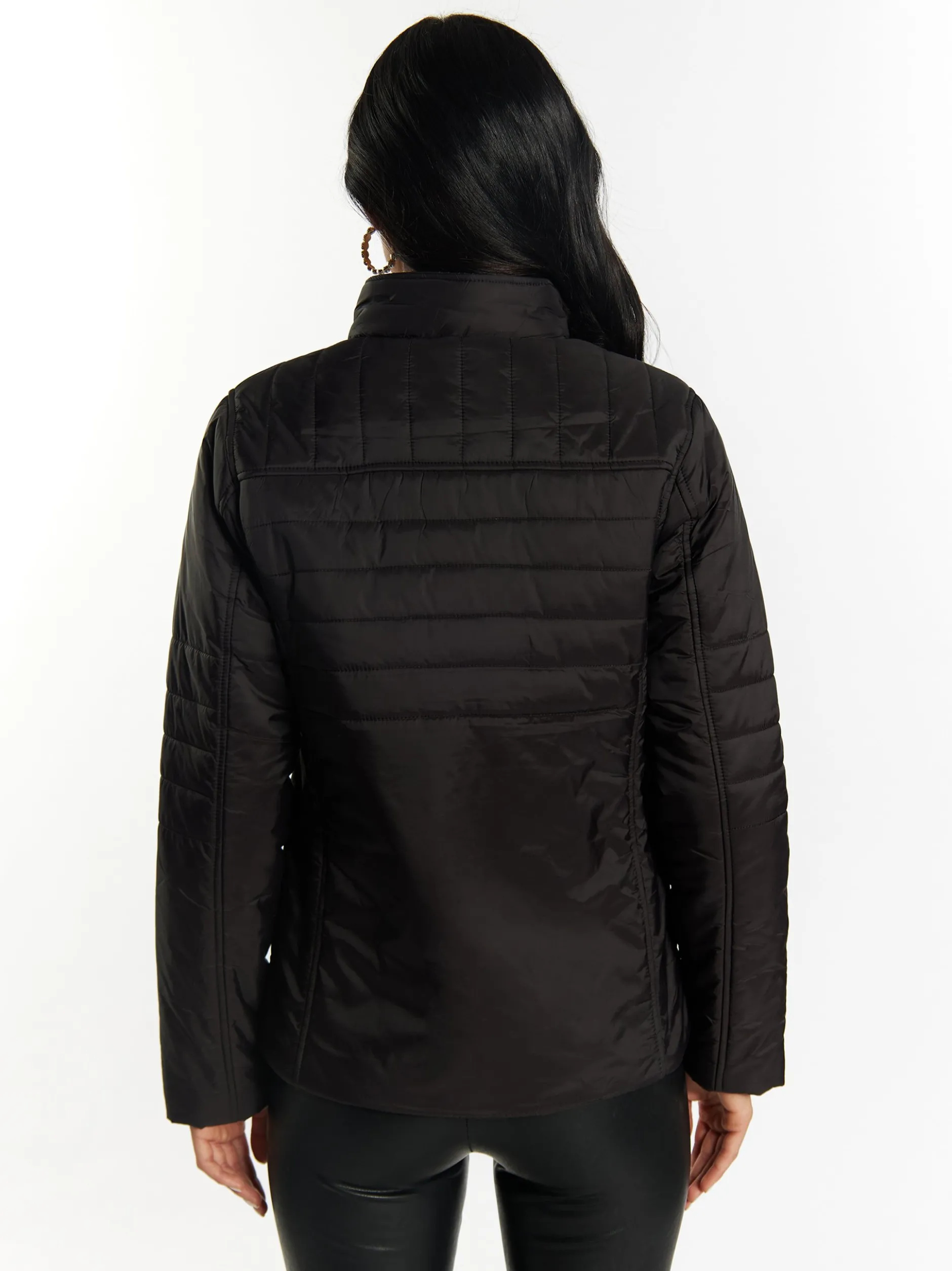 Faina Damen leichte Steppjacke in schwarz