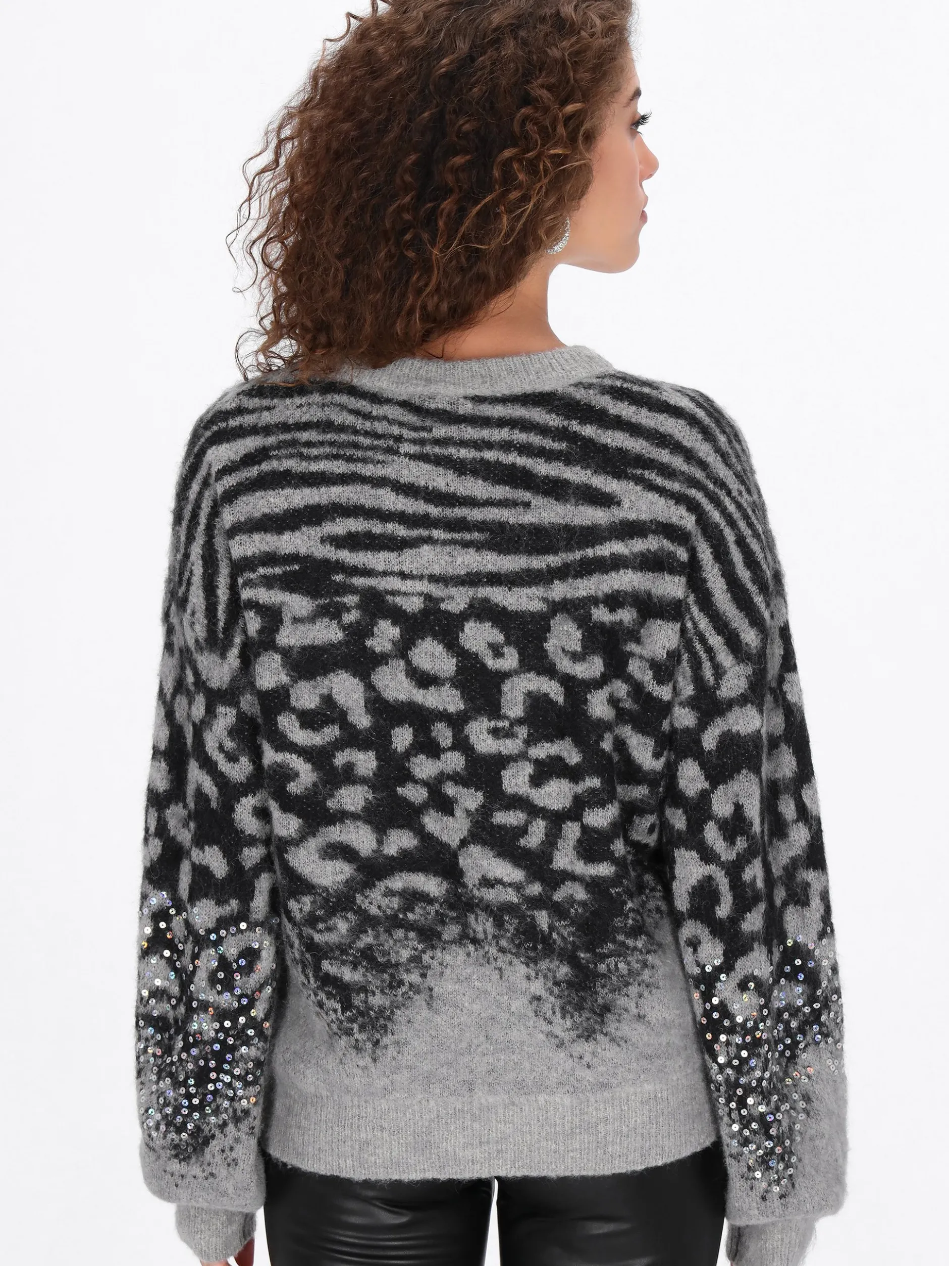 Faina Damen Pullover in grau - Ausschnitt: Rundhals