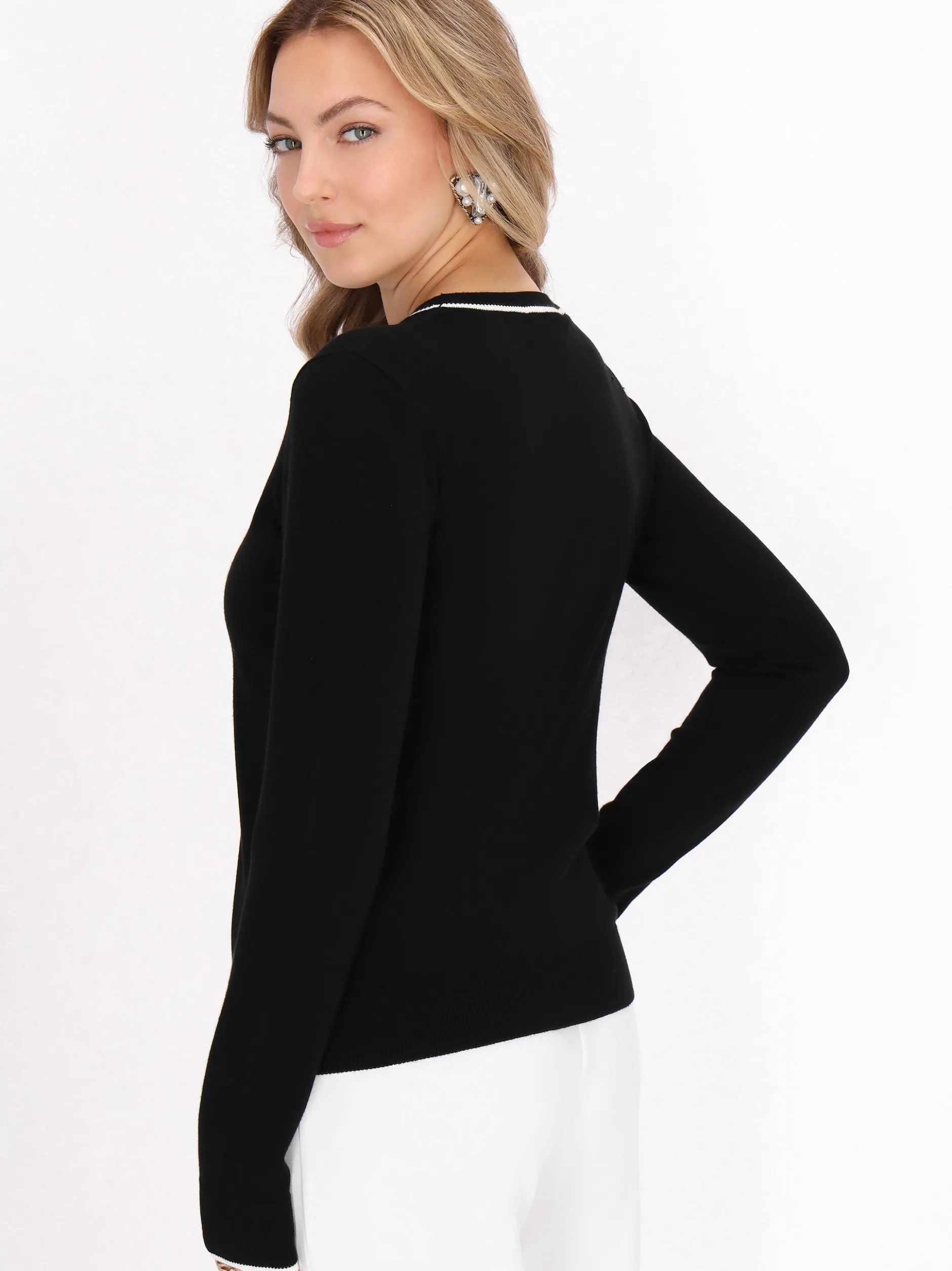 Faina Damen Pullover in schwarz - Ausschnitt: Rundhals
