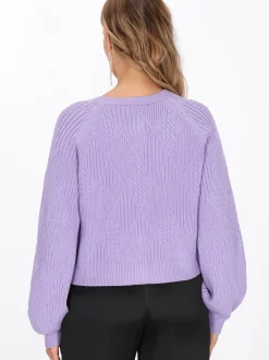 Faina Damen Strickjacke in lila - Ausschnitt: Rundhals