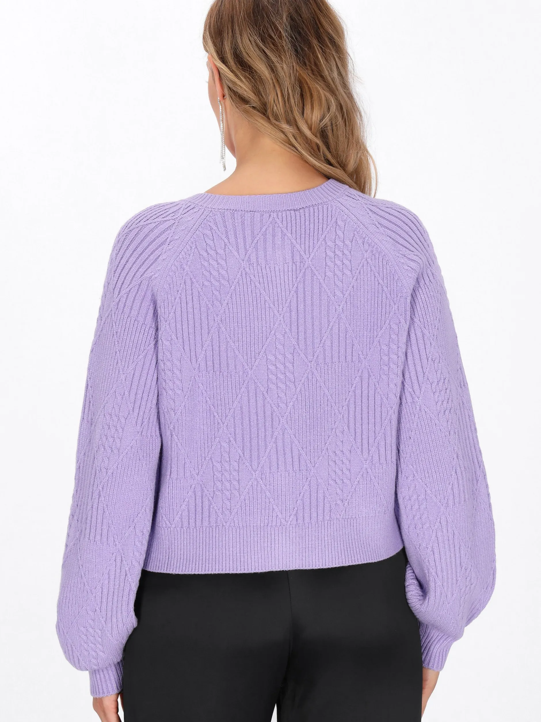 Faina Damen Strickjacke in lila - Ausschnitt: Rundhals