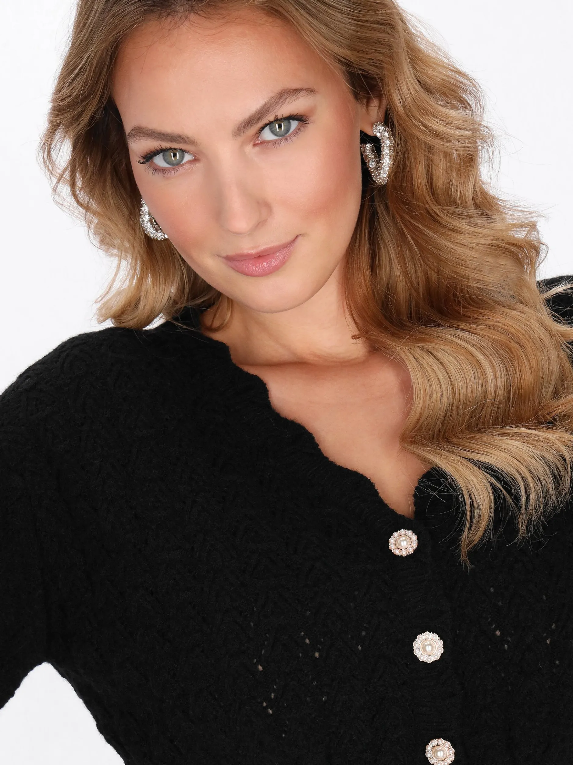 Faina Damen Strickjacke in schwarz
