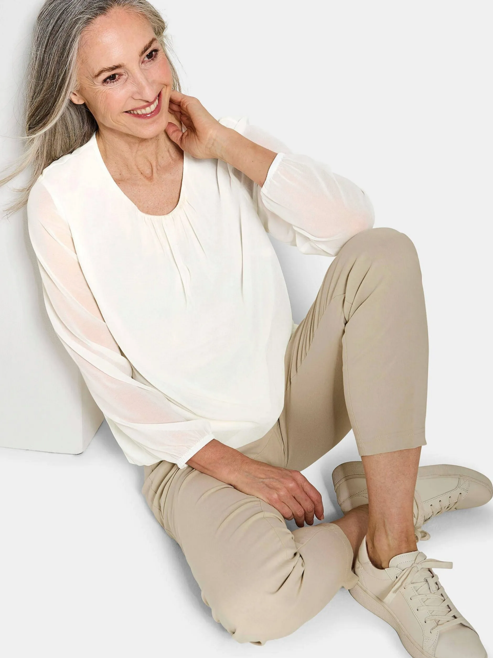 Goldner Damen Blusen - Kurzgröße in weiß