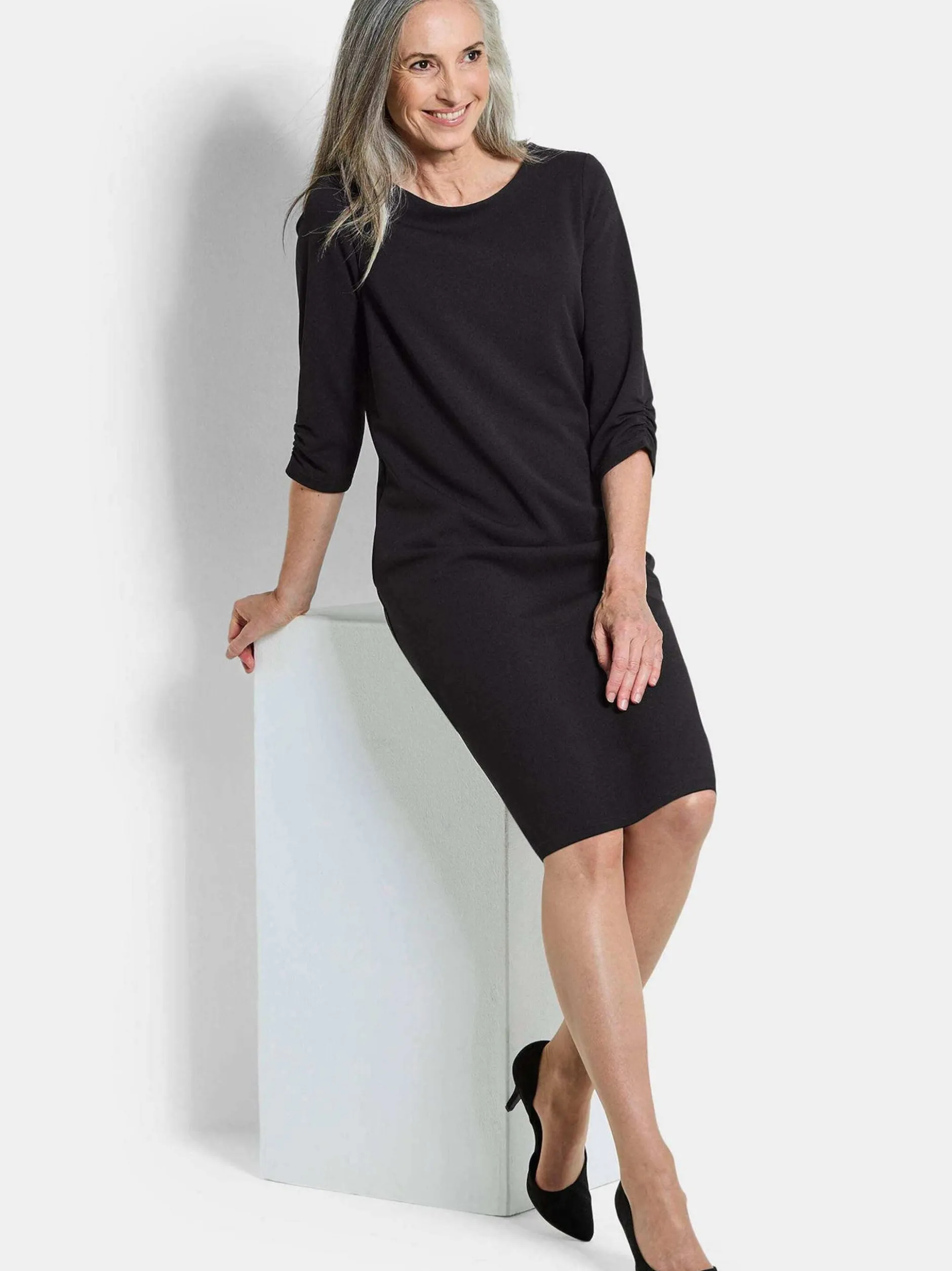 Goldner Damen Etuikleider in schwarz