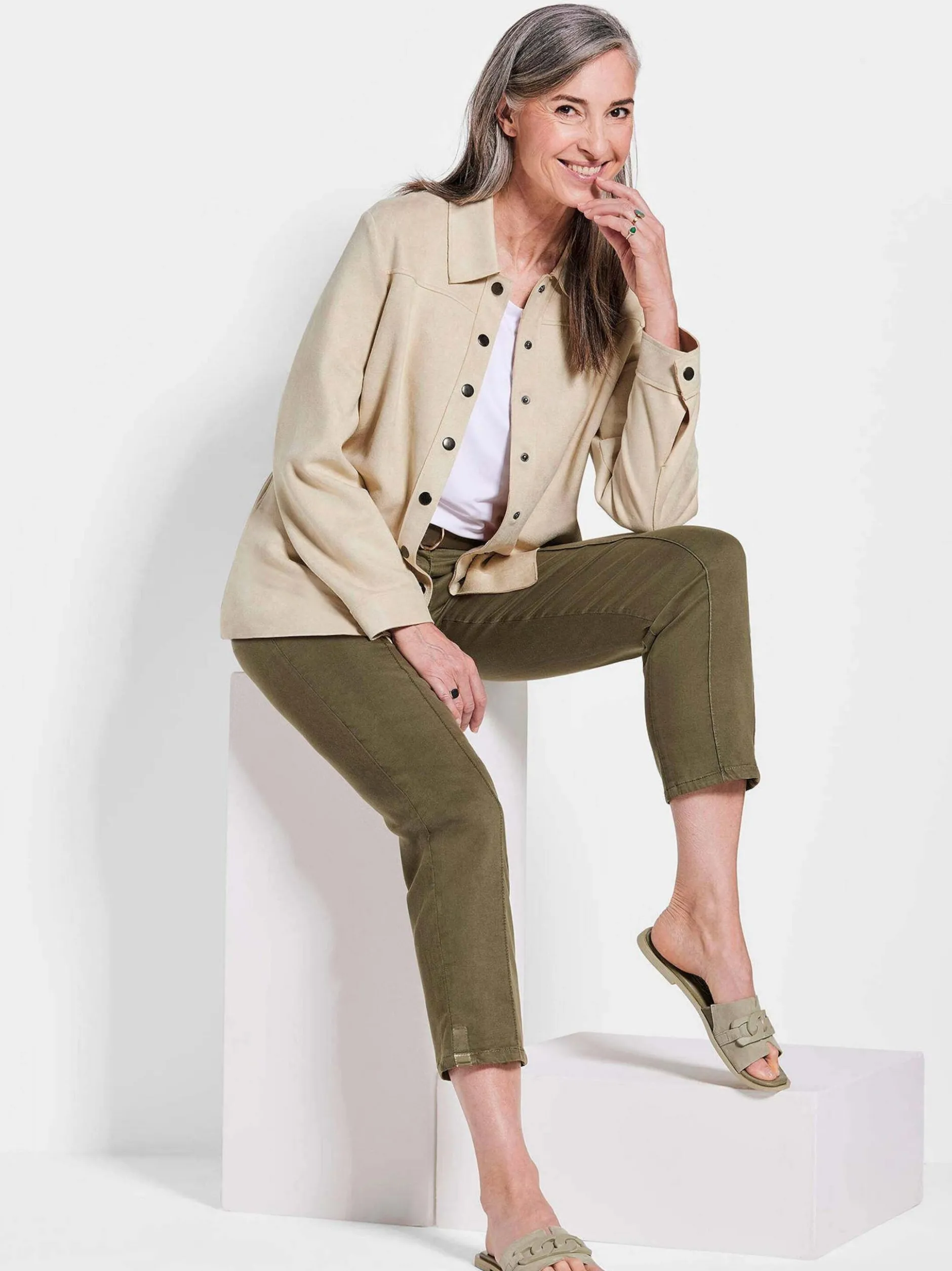 Goldner Damen Jacken - Kurzgröße in beige