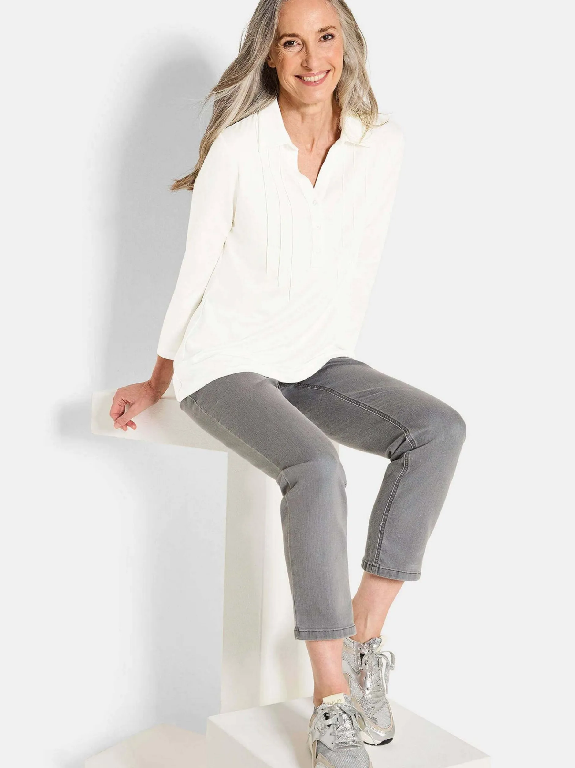 Goldner Damen Longshirts - Kurzgröße in weiß