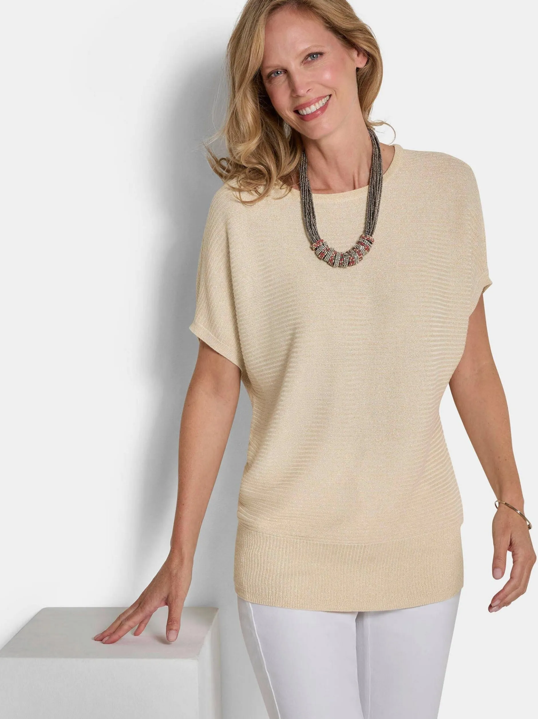 Goldner Damen Pullover - Kurzgröße in weiß