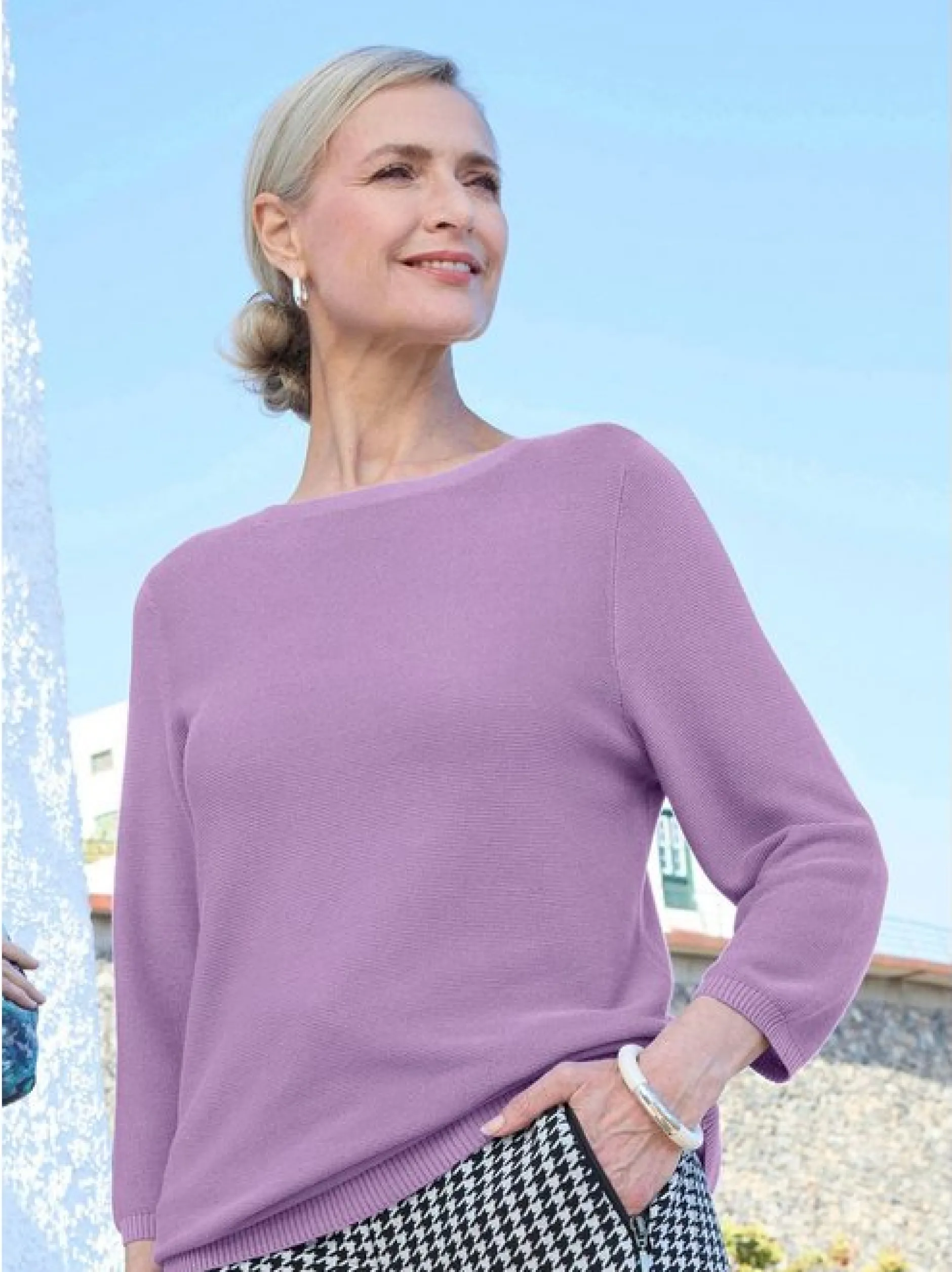 Goldner Damen Pullover - Kurzgröße in flieder