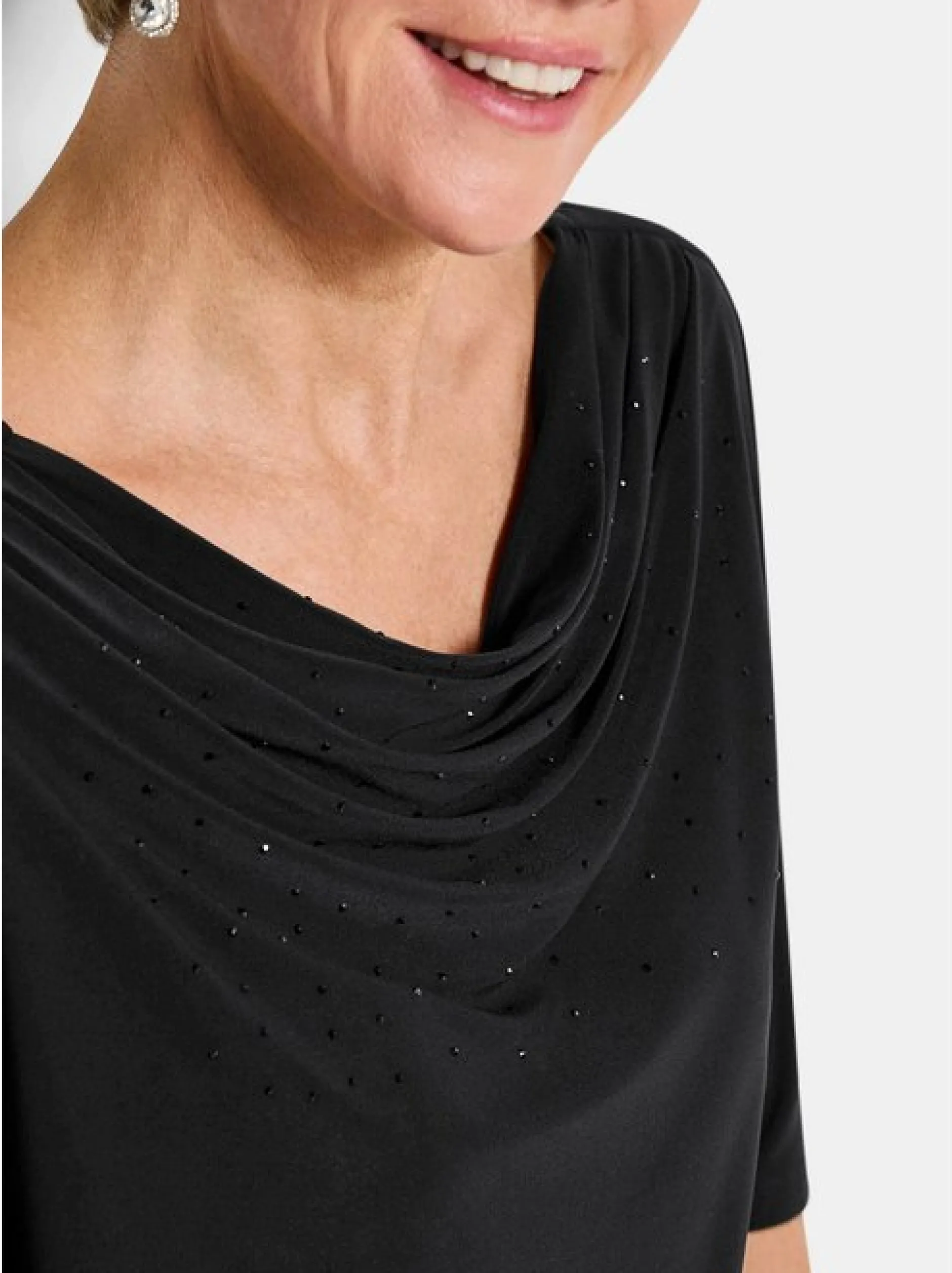 Goldner Damen Shirts - Kurzgröße in schwarz