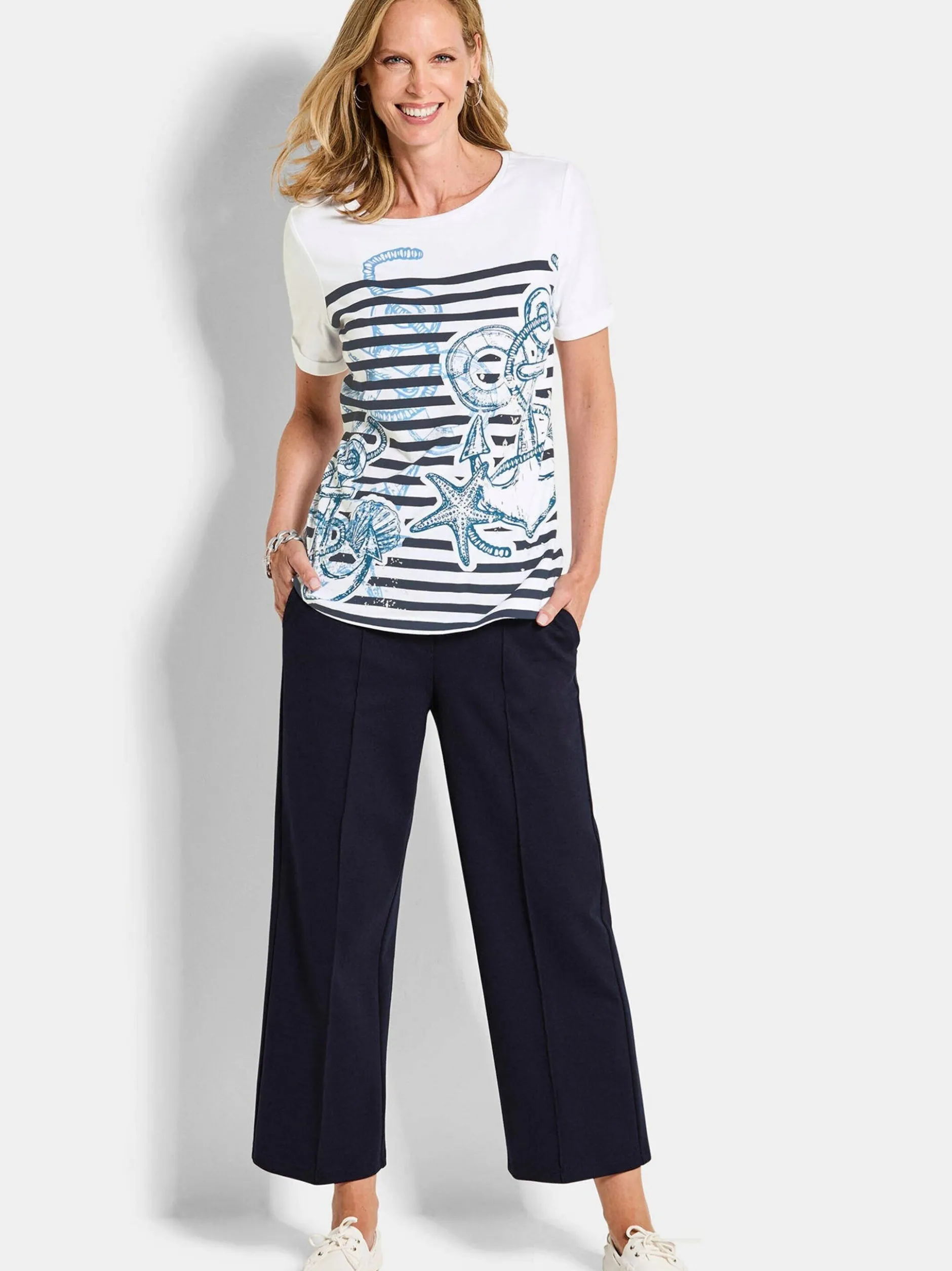 Goldner Damen T-Shirts in weiß - Ausschnitt: Rundhals