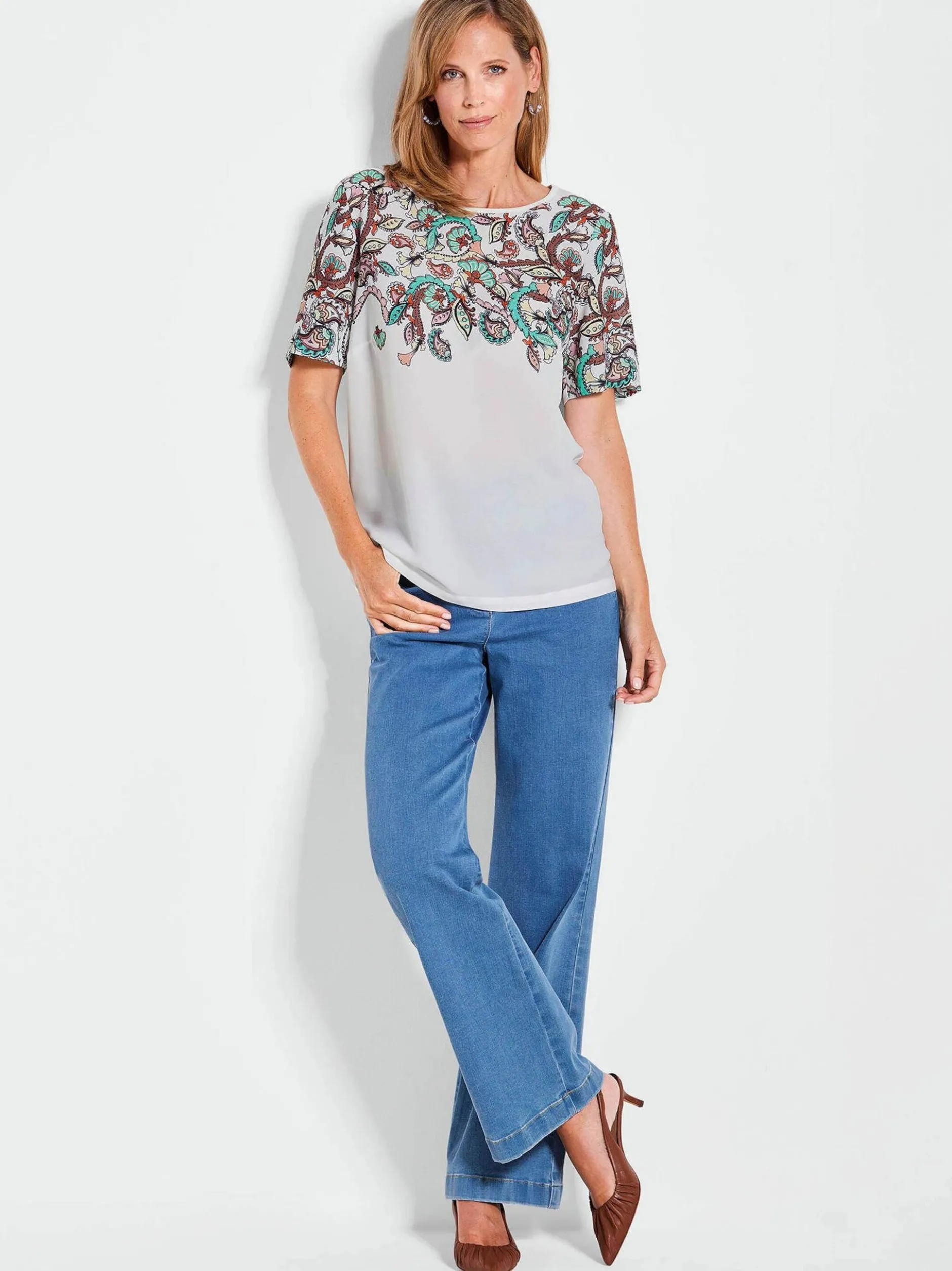 Goldner Damen T-Shirts in weiß - Ausschnitt: U-Boot