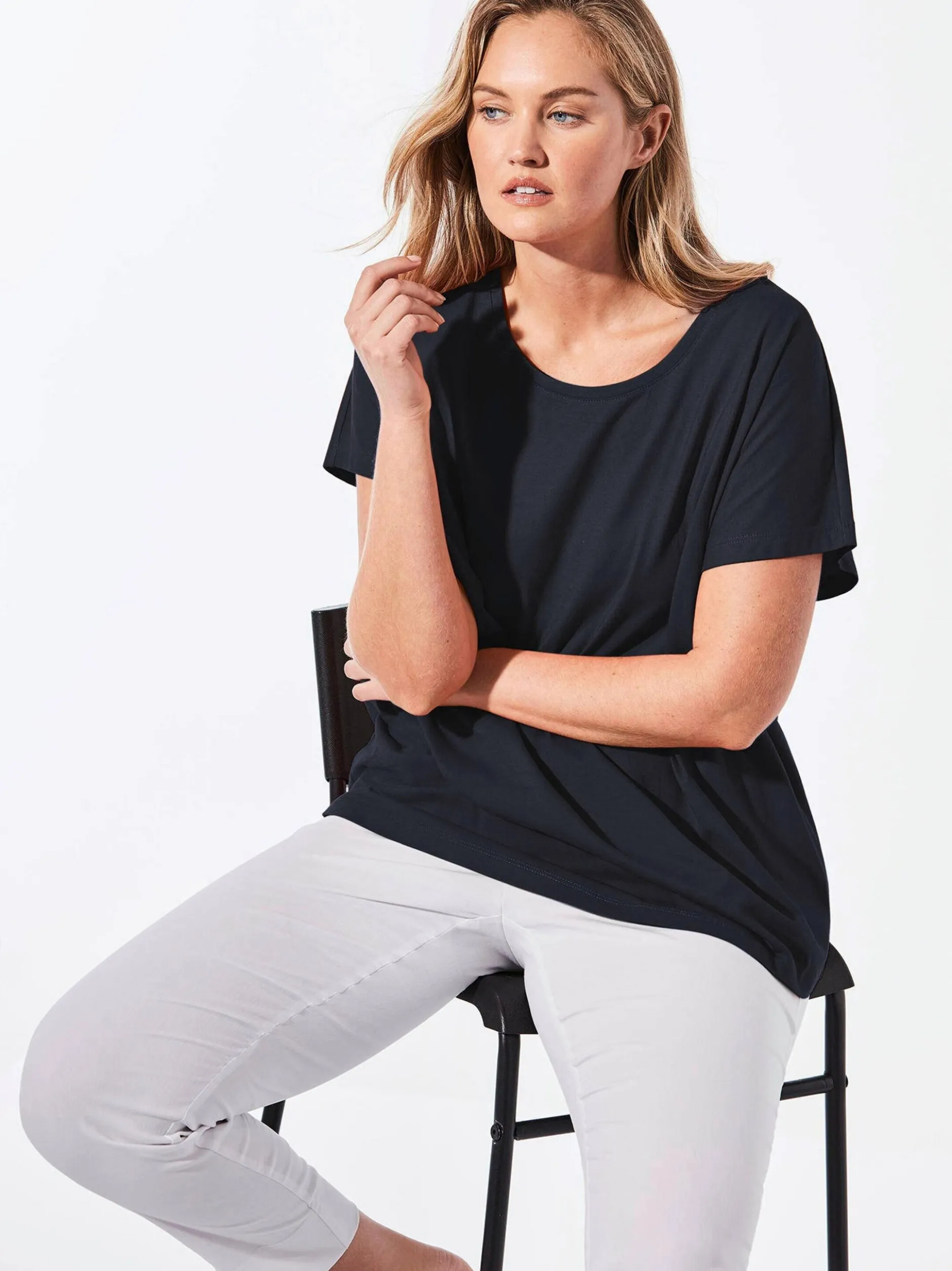 Goldner Damen T-Shirts - Kurzgröße in marine