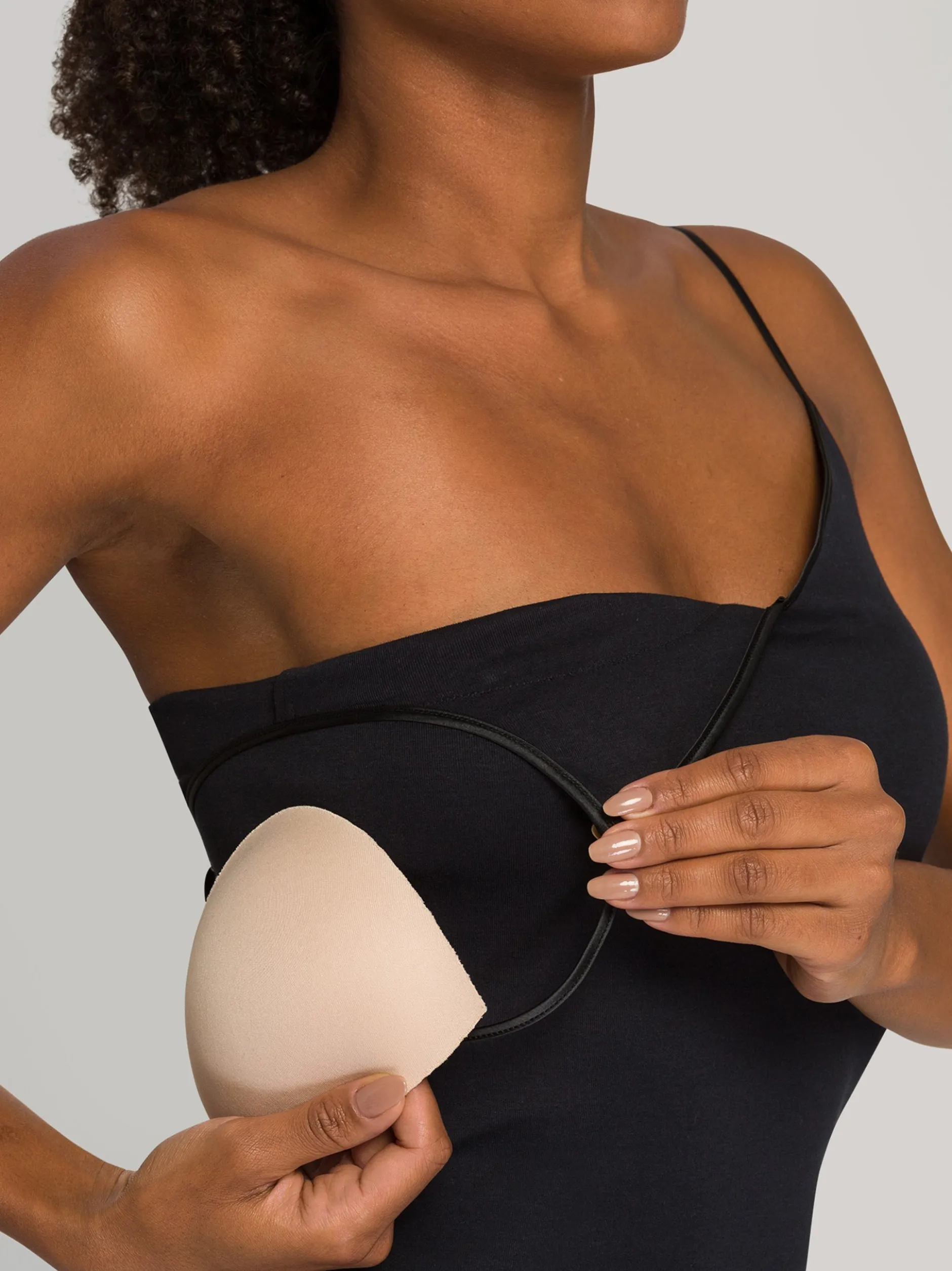Hanro Damen Spaghettitop - Cotton Seamless Padded in schwarz