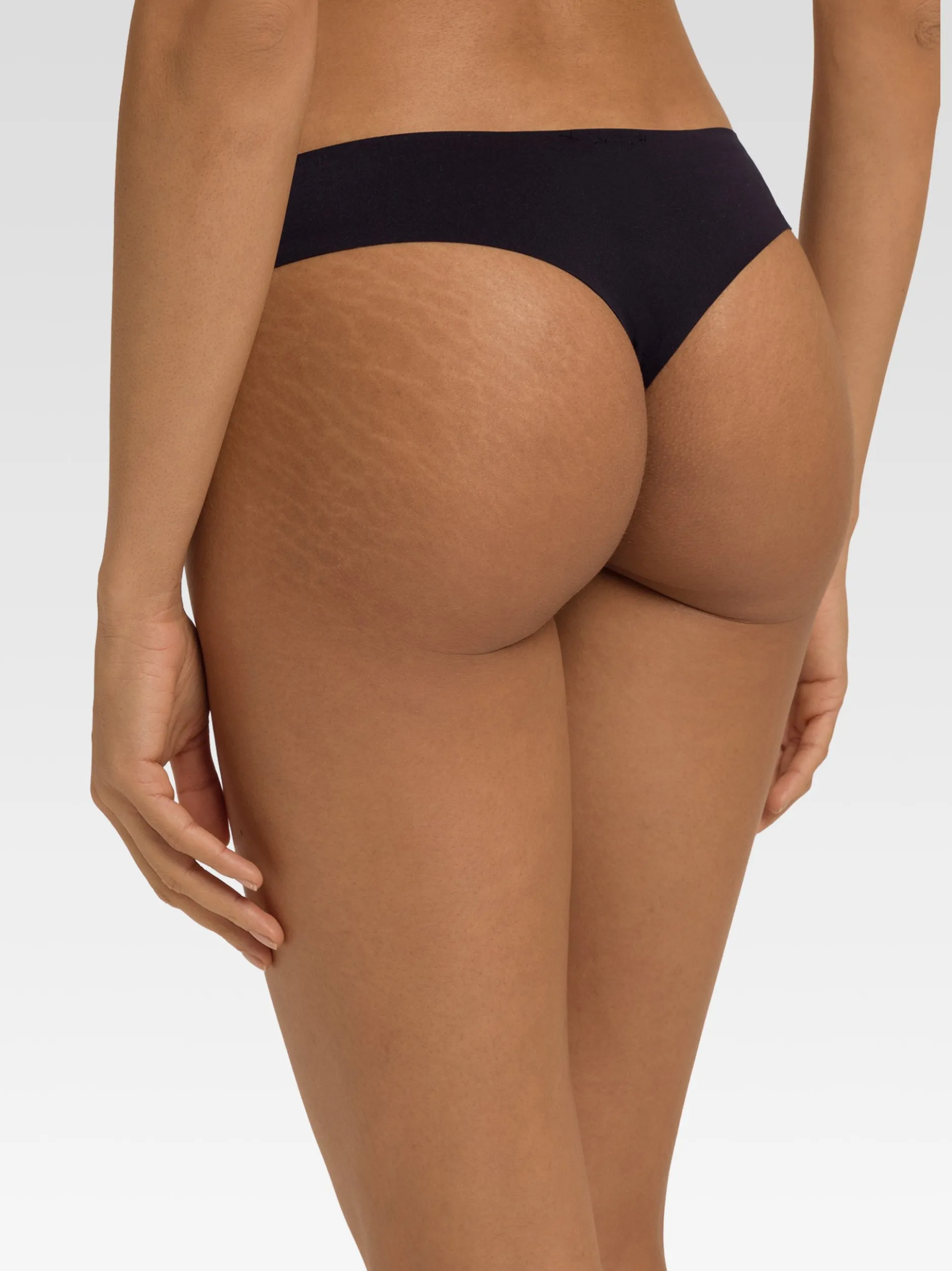 Hanro Damen String - Invisible Touch in schwarz
