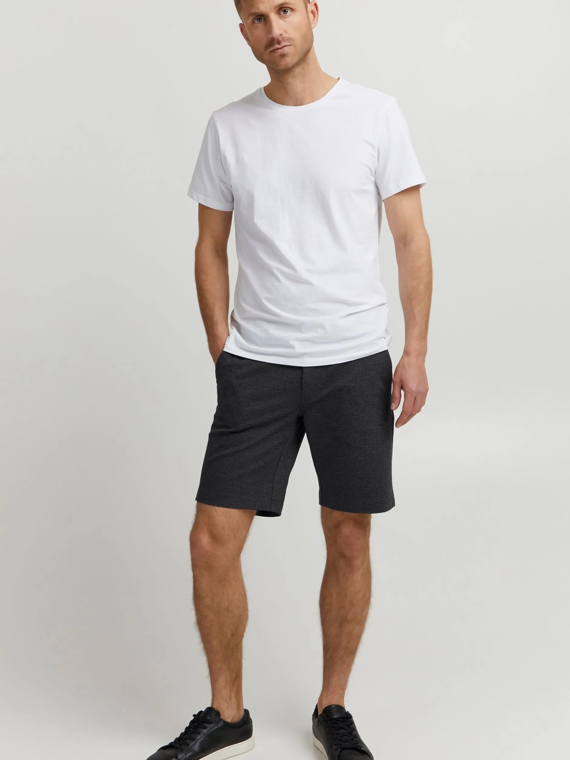 Indicode Herren Chinoshorts - IDKoldo in anthrazit